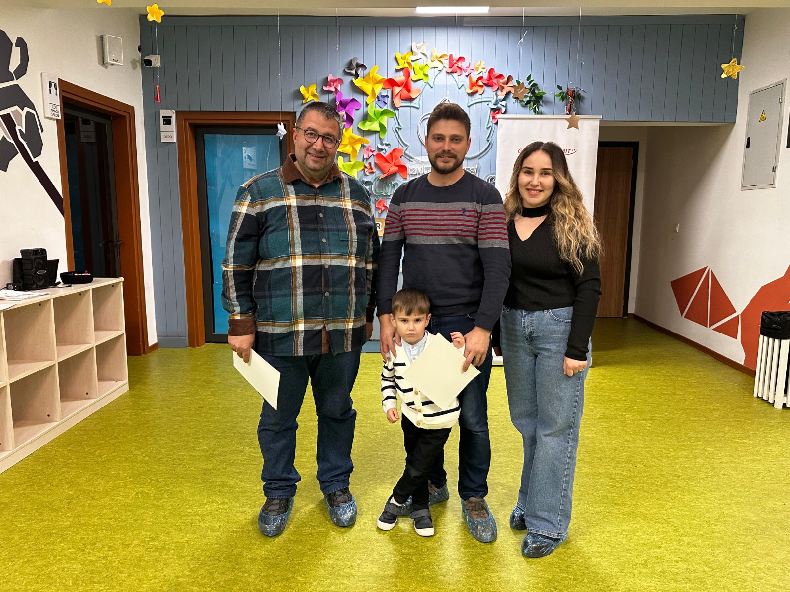 Eğitimini tamamlayan babalara ‘Baba Destek Programı’ sertifikaları teslim edildi (5)