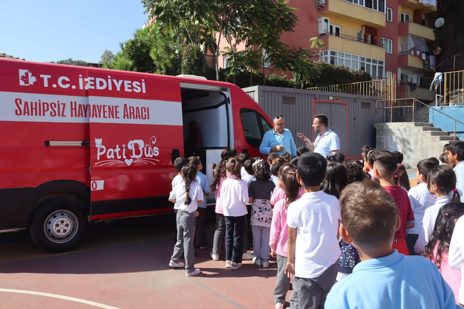 Izmit Belediyesi, 2024te halk sagligini korurken sokak hayvanlarini unutmadi (2)