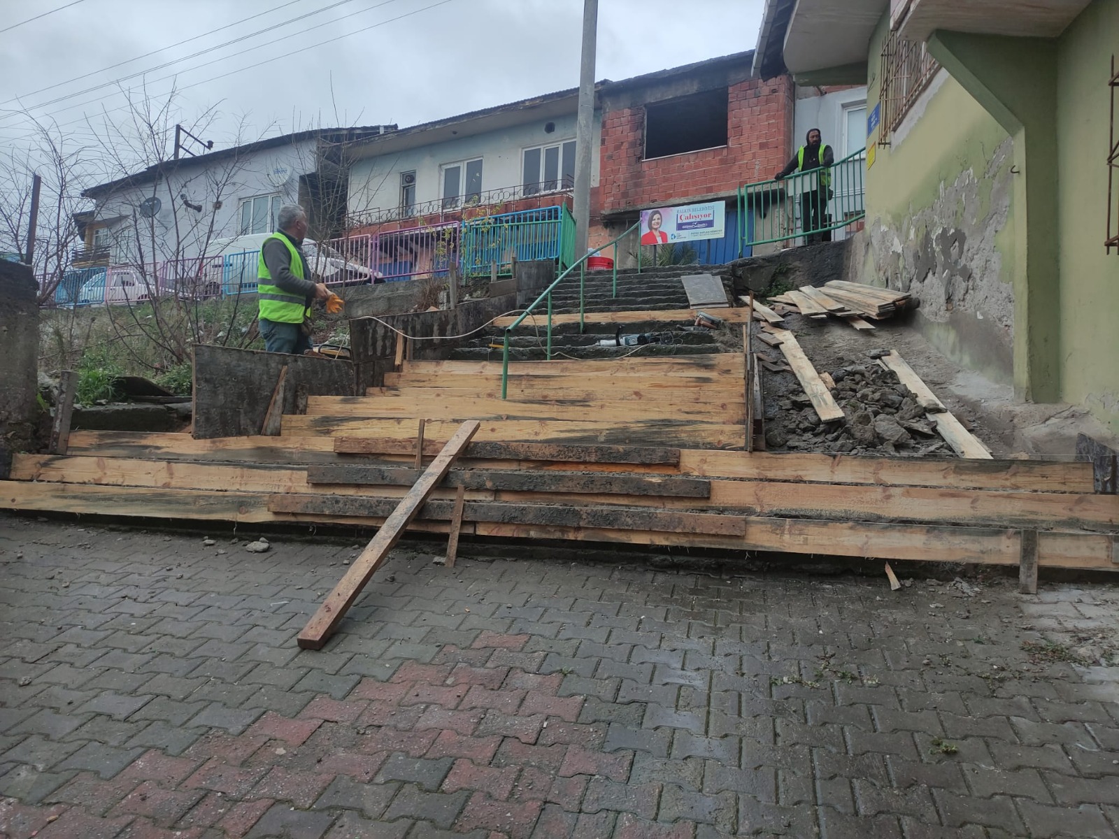 İzmit Belediyesi Bekirdere mahallesindeki ihtiyaçları gidermeye devam ediyor (4)