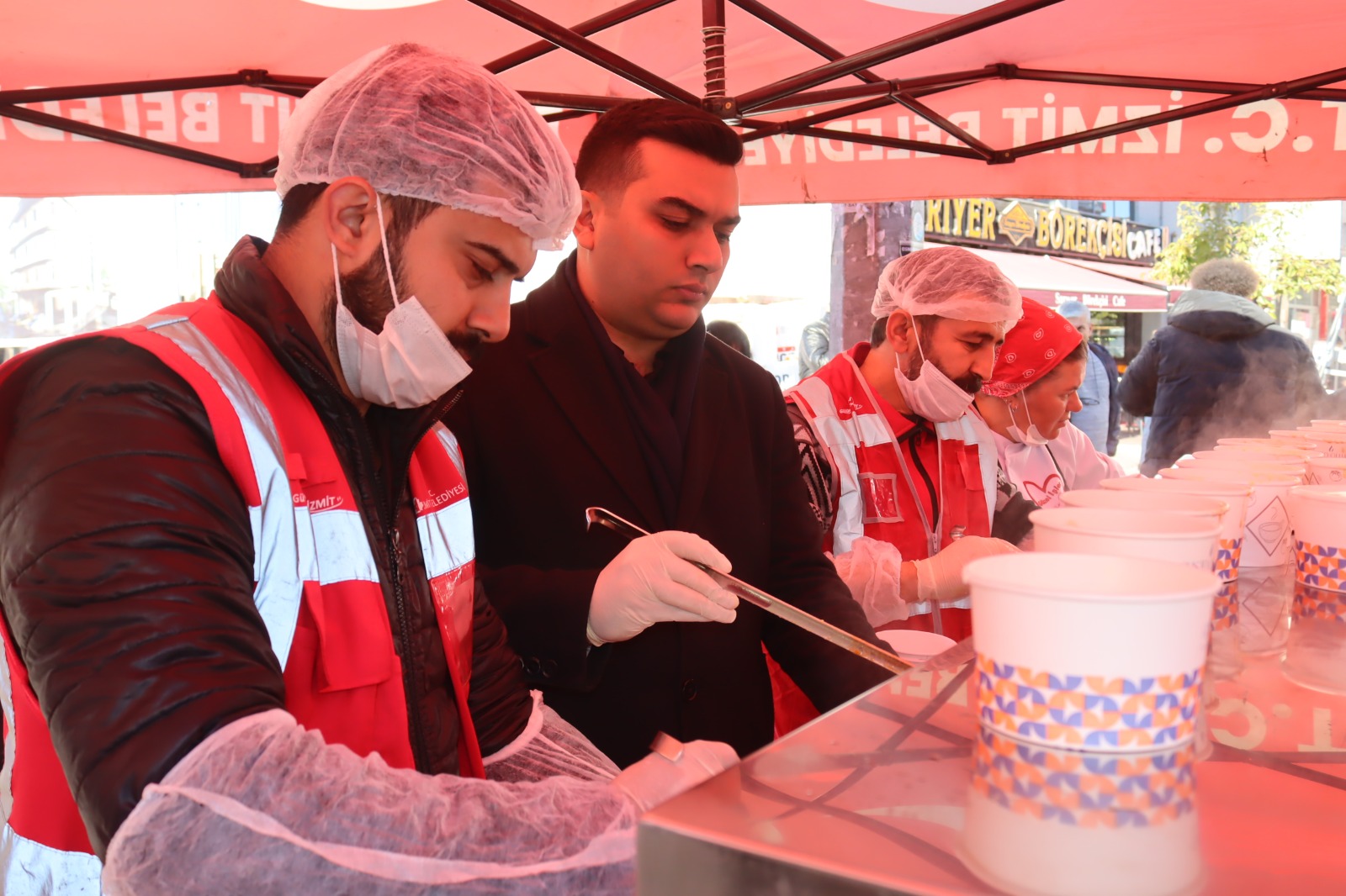 İzmit Belediyesi Darıca’da dayanışmayı sürdürüyor (8)