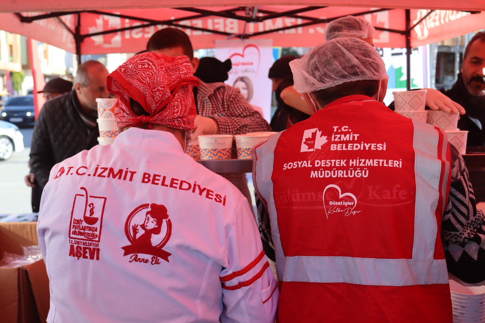 İzmit Belediyesi Darıca’da dayanışmayı sürdürüyor (9)