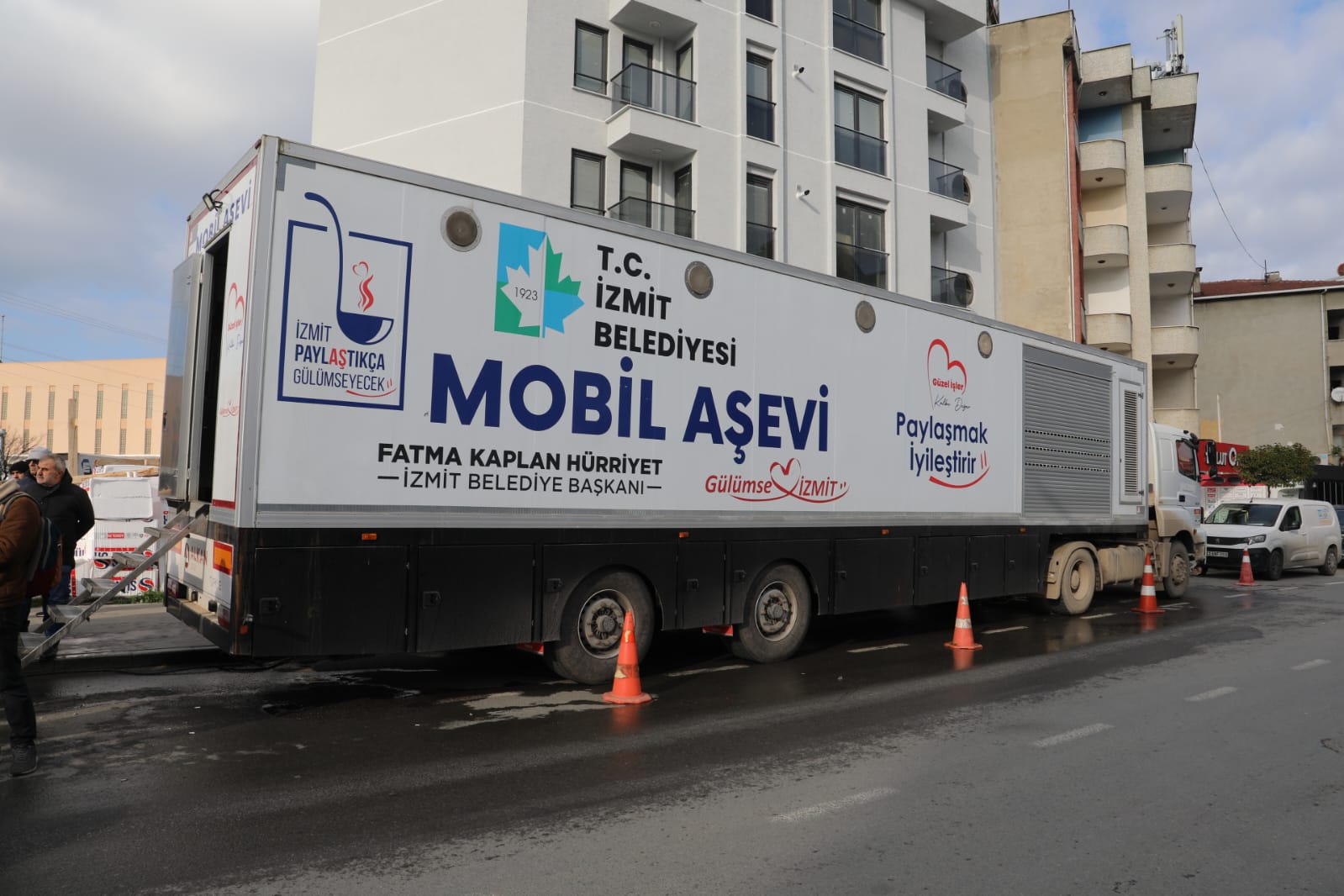 Izmit Belediyesi, Darica'daki patlama sonrasi harekete geçti (1)
