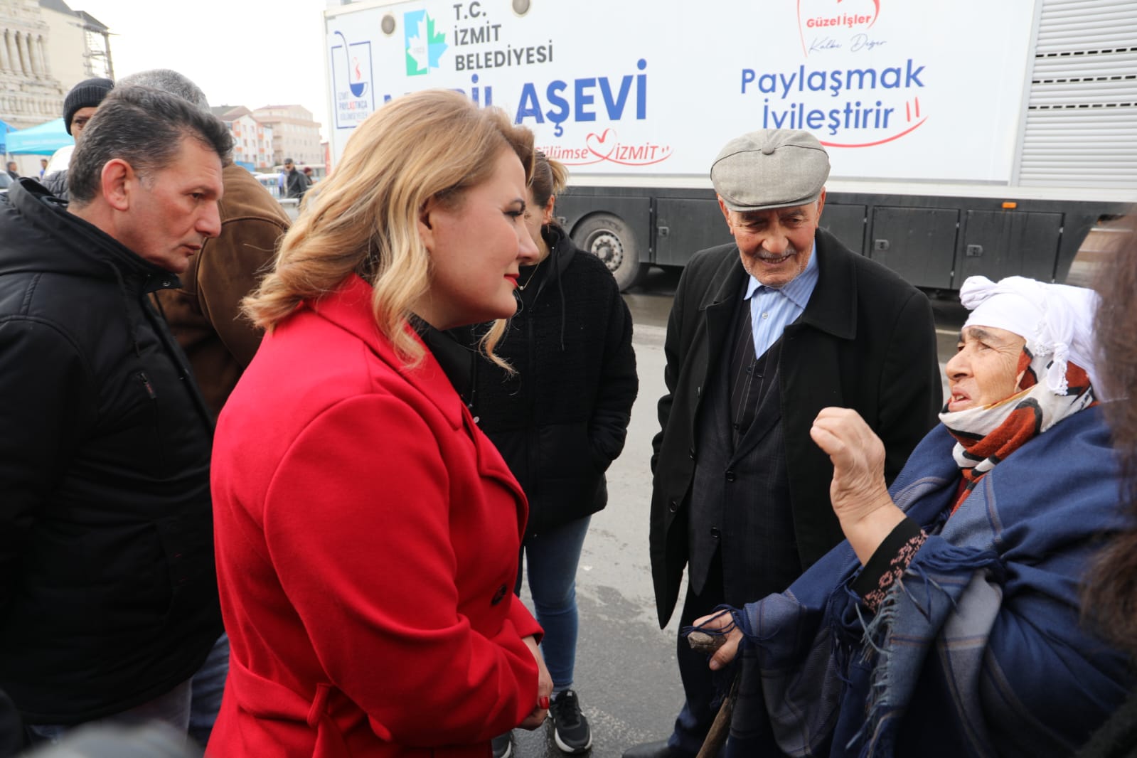 Izmit Belediyesi, Darica'daki patlama sonrasi harekete geçti (10)
