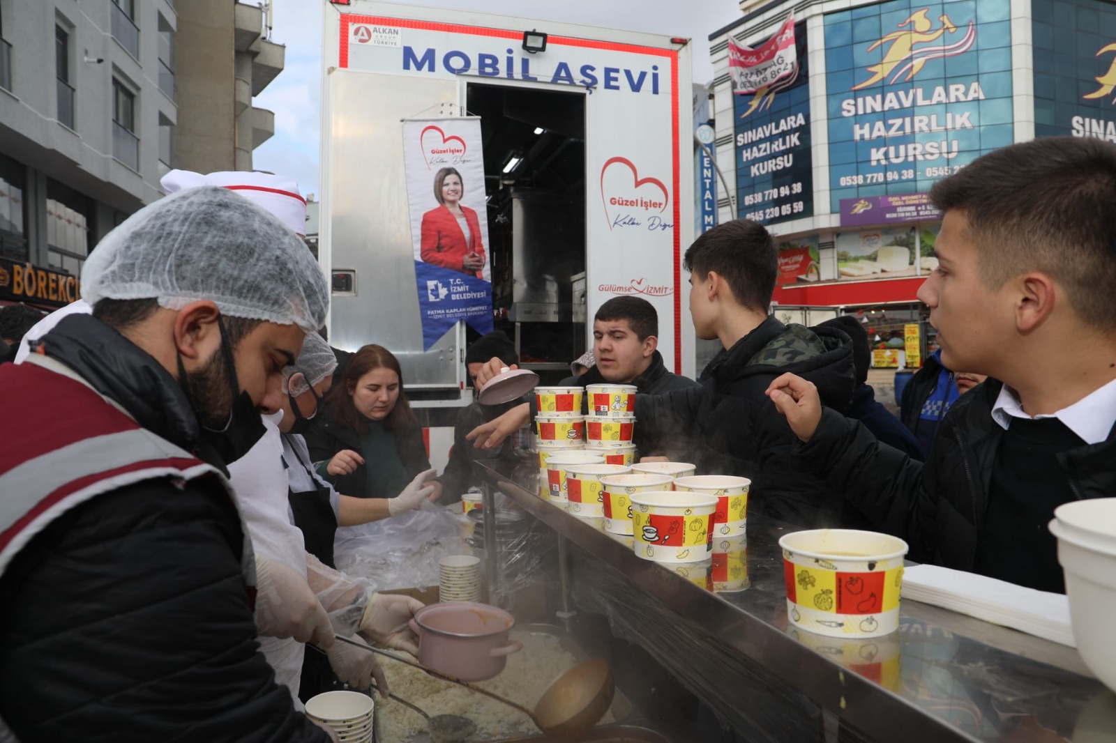 Izmit Belediyesi, Darica'daki patlama sonrasi harekete geçti (3)