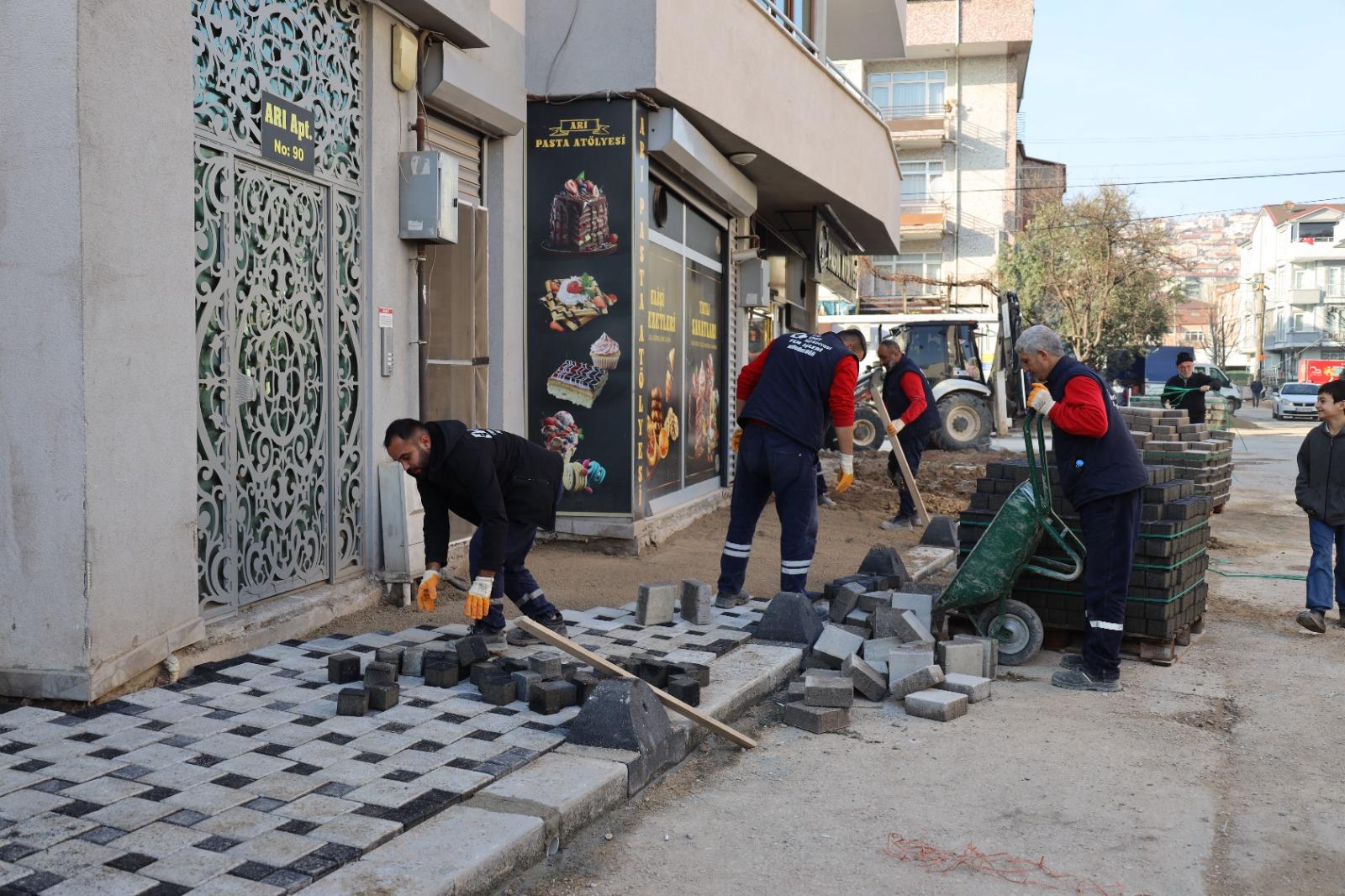 Izmit Belediyesi, Sehit Kazim Caddesi'nde çalismalara tüm hiziyla devam ediyor (1)