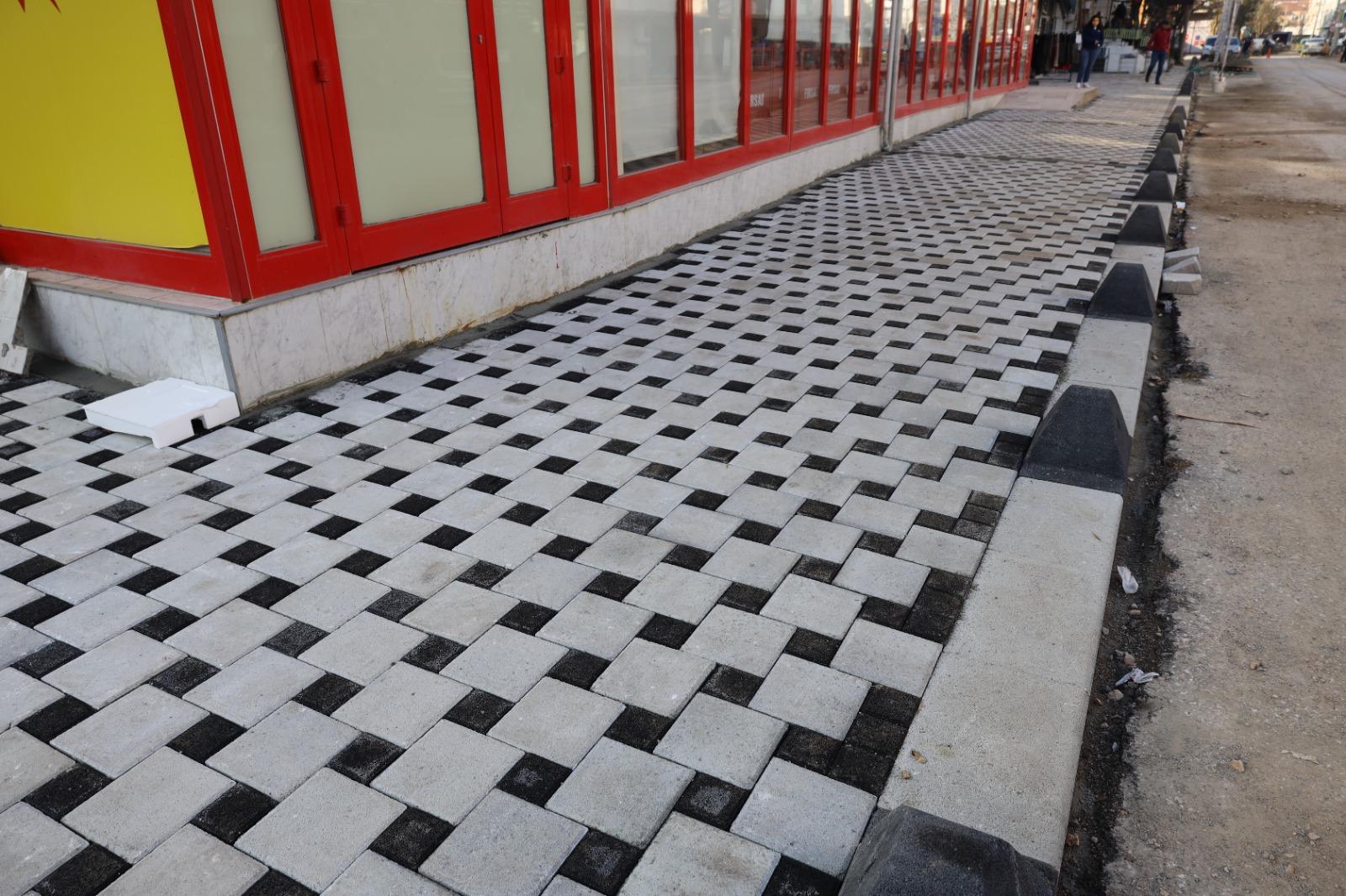Izmit Belediyesi, Sehit Kazim Caddesi'nde çalismalara tüm hiziyla devam ediyor (6)
