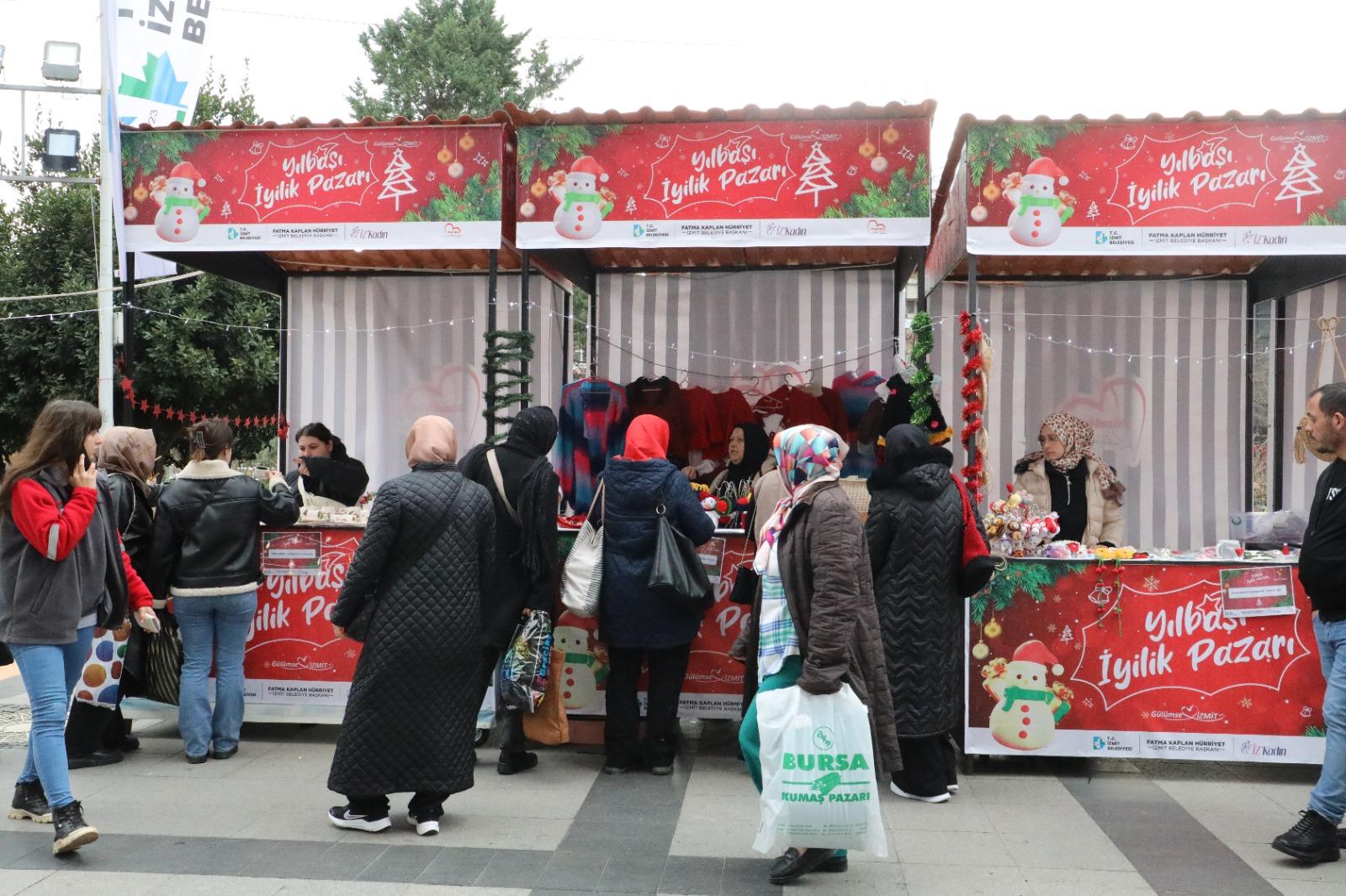 İzmit Belediyesi Vatandaşları Yılbaşı İyilik Pazarına bekliyor! (12)