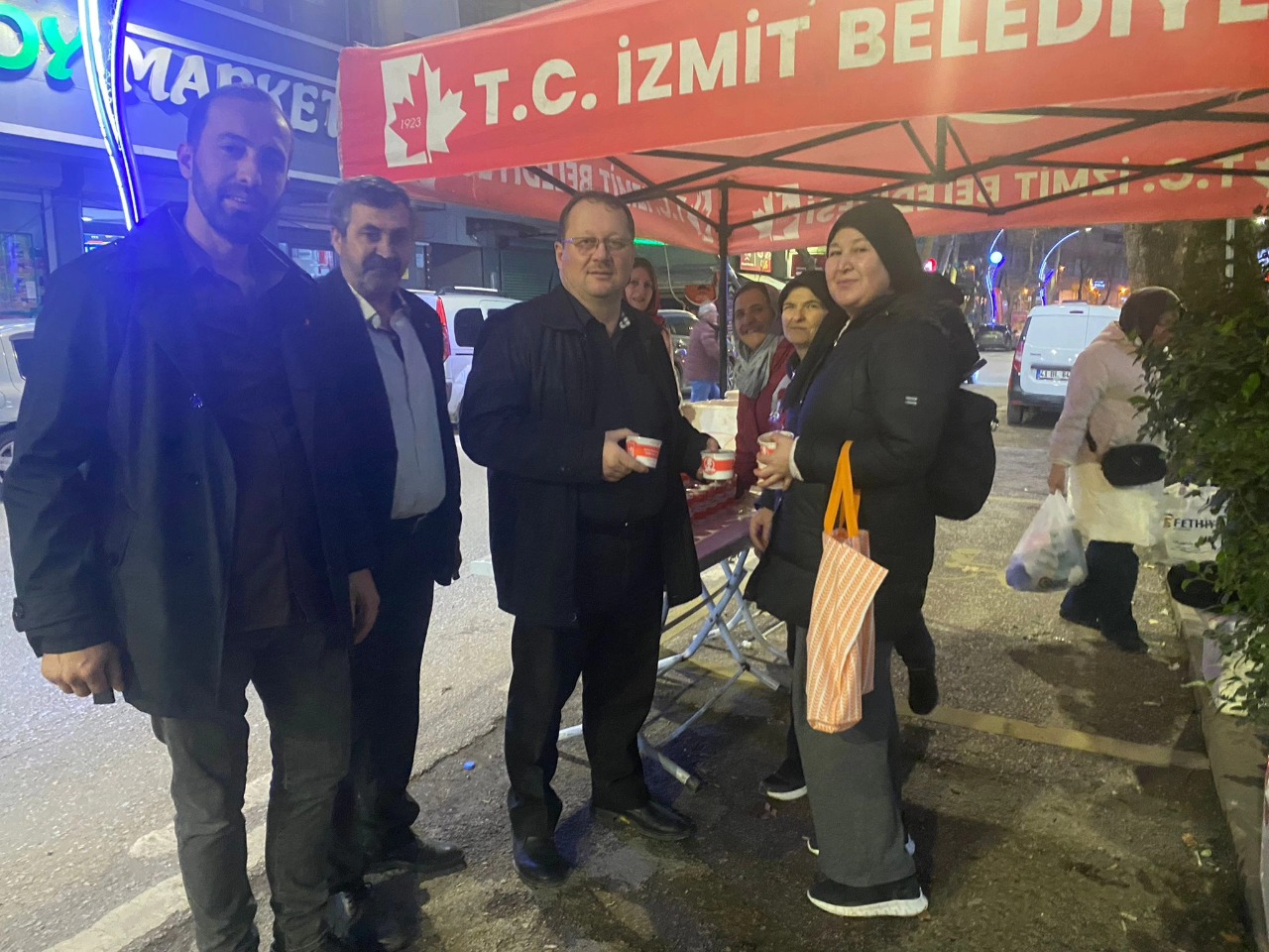 İzmit Belediyesinden Miraç Kandili’nde helva ikramı (11)