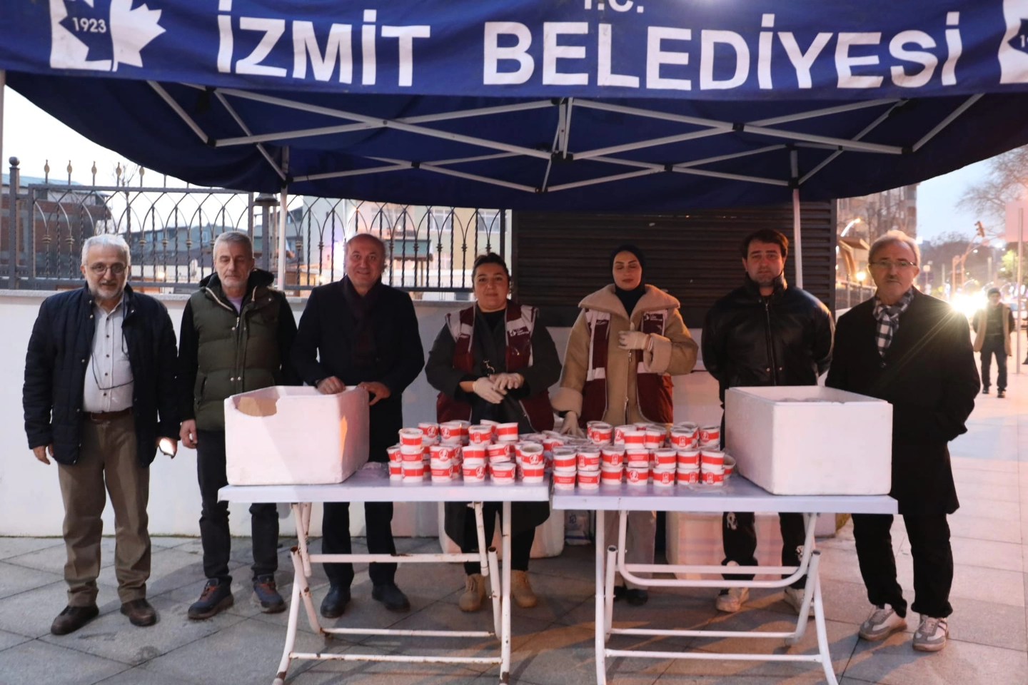 İzmit Belediyesinden Miraç Kandili’nde helva ikramı (9)