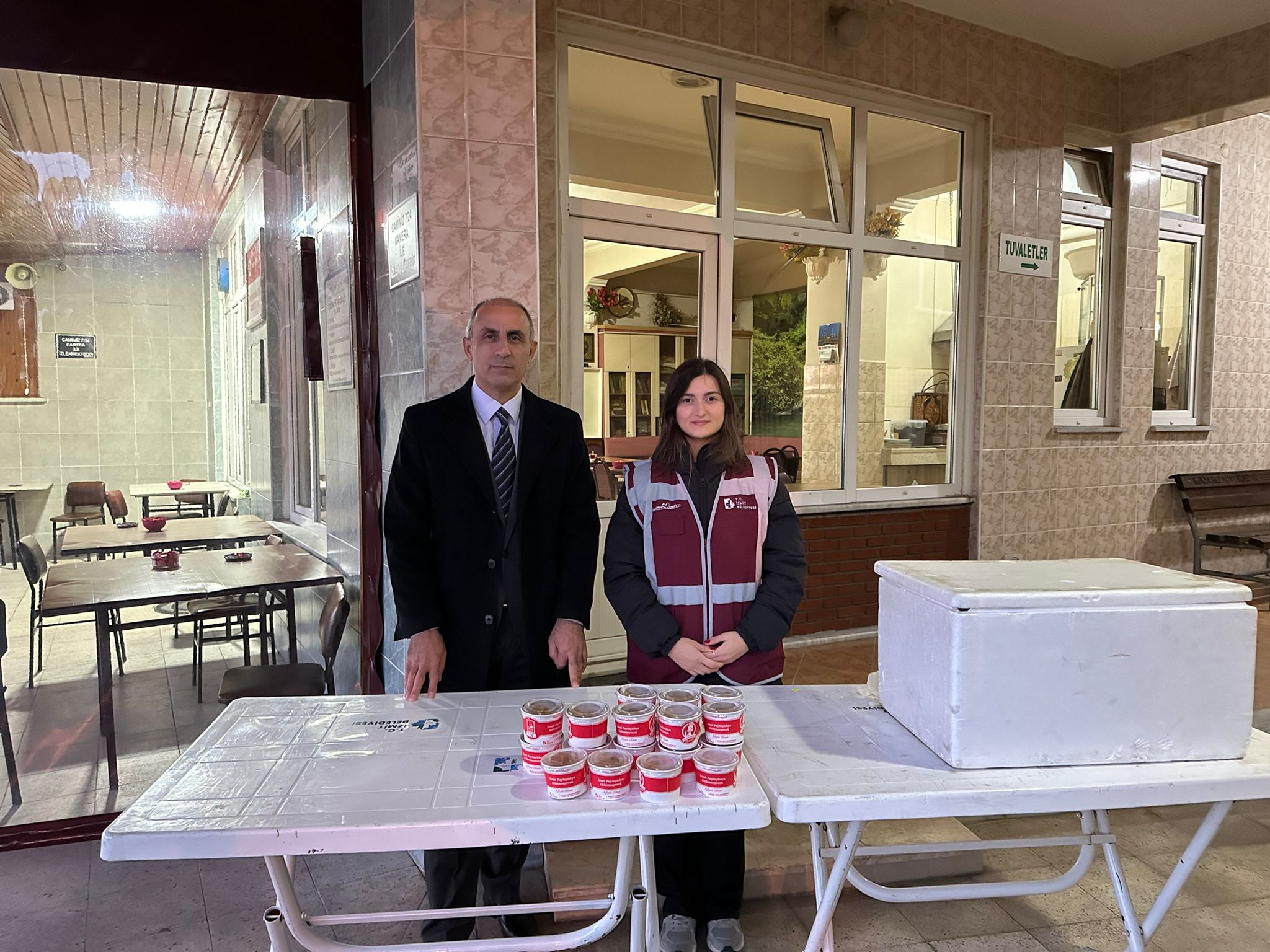 Izmit Belediyesinden Regaip Kandilinde Helva Ikrami (2)