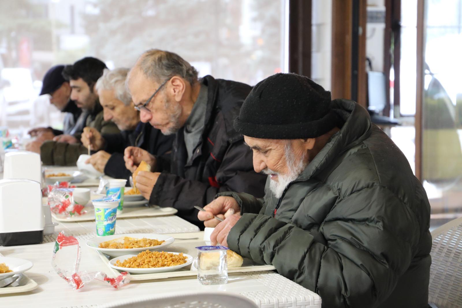 İzmit Kent Lokantaları Ekonomik krizin ortasında sosyal belediyeciliğin gücü (1)
