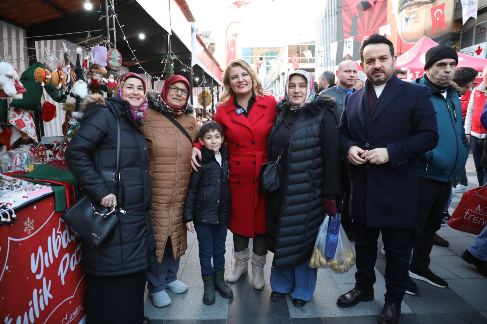 Yilbasi heyecani Izmit Belediye Meydani'nda yasaniyor (14)