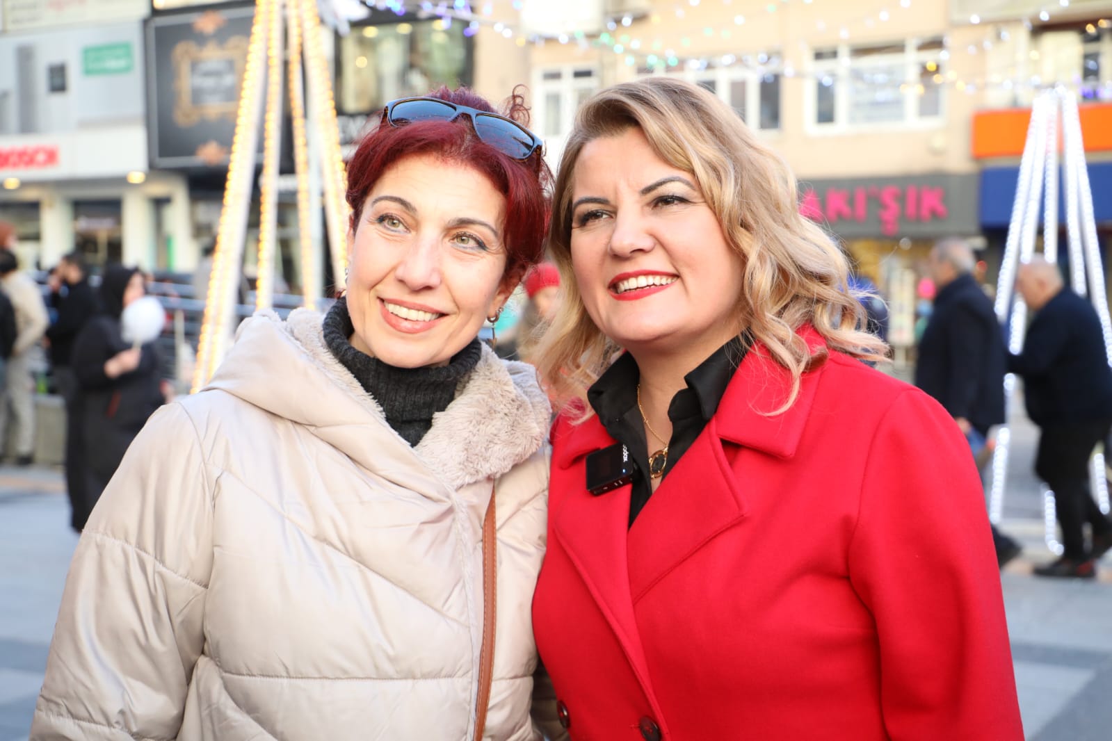 Yilbasi heyecani Izmit Belediye Meydani'nda yasaniyor (5)