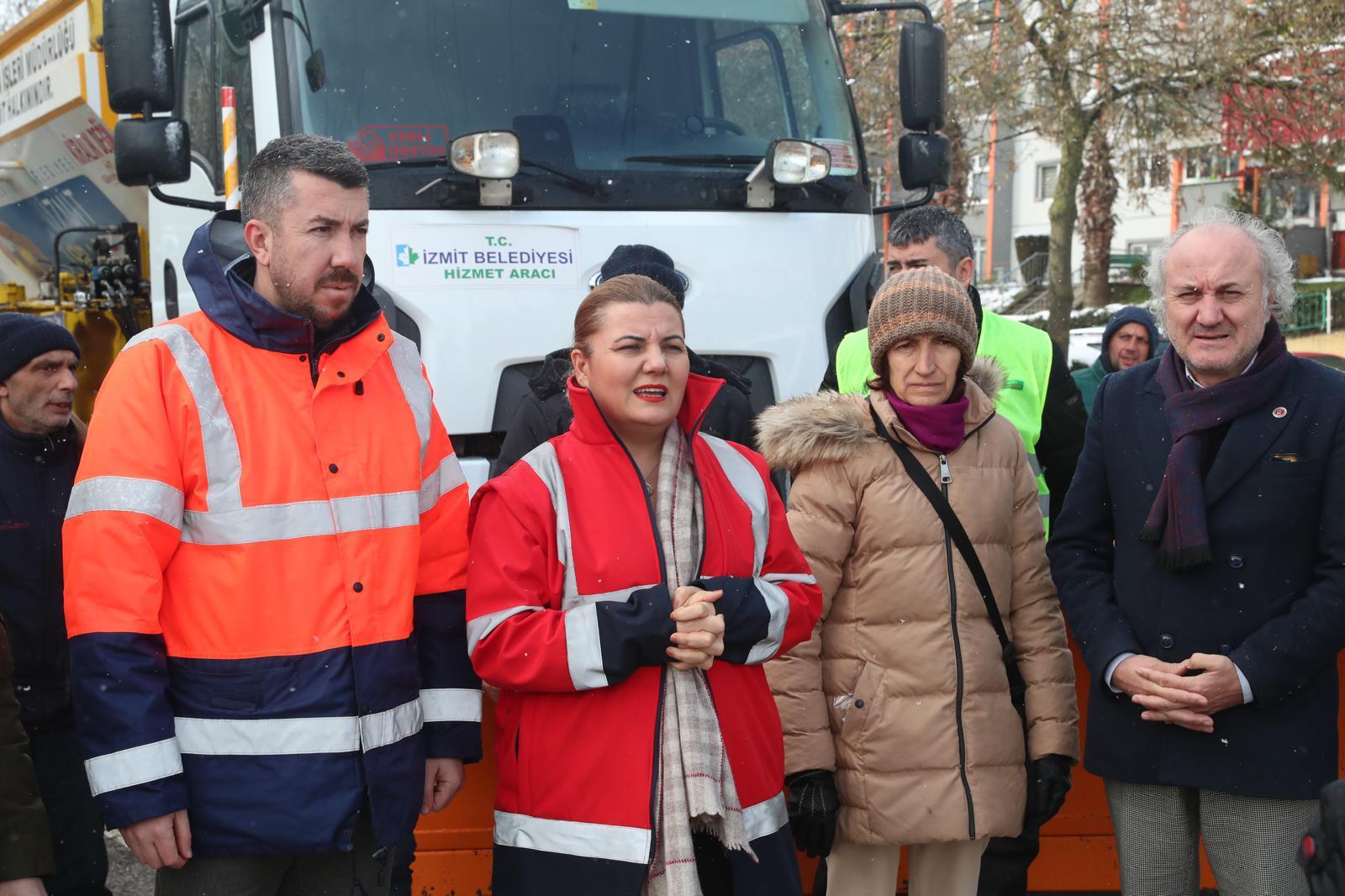 Bas,kan Hu_rriyet, karla mu_cadele c,alis,malarini yakindan takip ediyor (4)