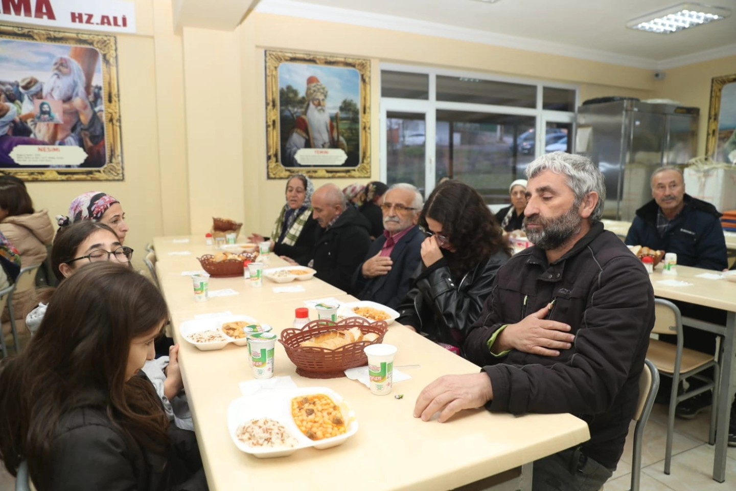 Başkan Hürriyet, Hızır Orucu'nda canlarla buluştu (1)
