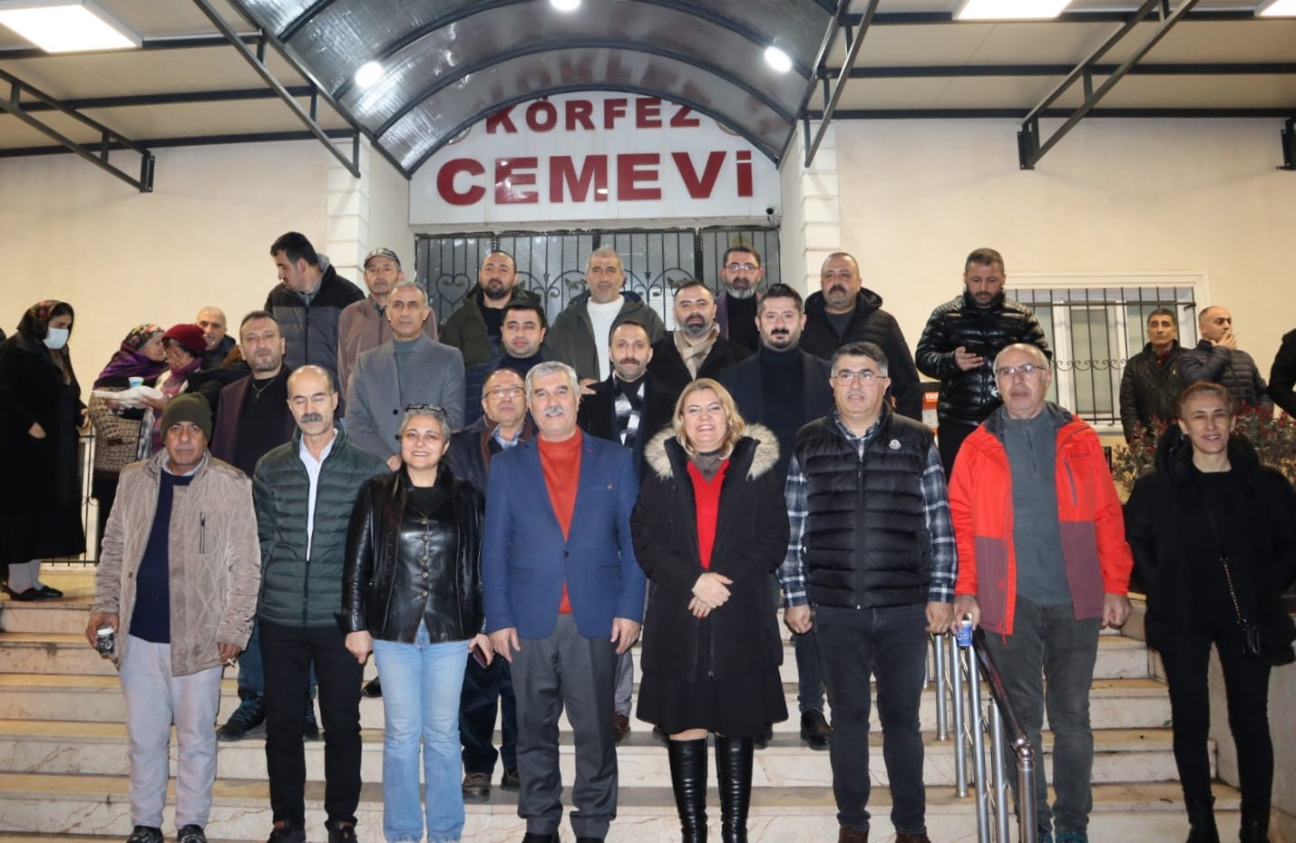 Başkan Hürriyet, Körfez Cemevi’nde canlarla bir araya geldi (1)