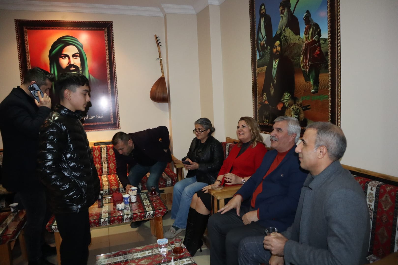 Başkan Hürriyet, Körfez Cemevi’nde canlarla bir araya geldi (2)