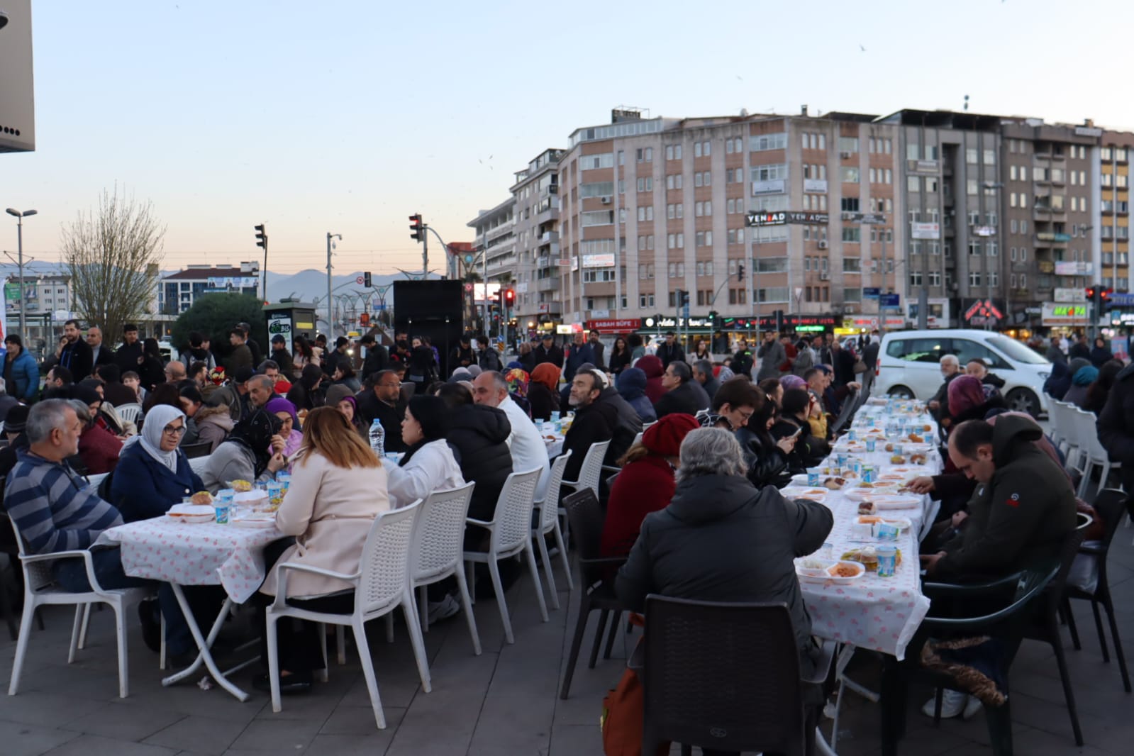Bu Ramazan ayinda da Izmit Belediyesi yine ücretsiz iftar sofralari kuracak (2)