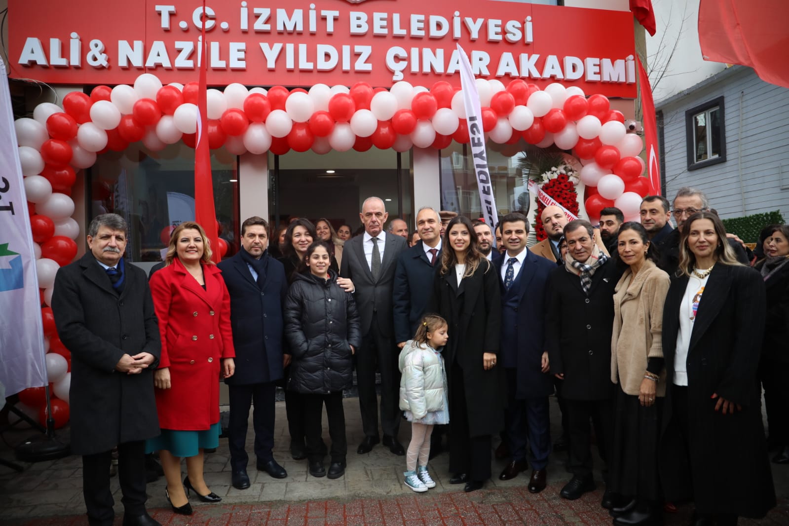 CHP Genel Başkan Yardımcısı Suat Özçağdaş İzmit Belediyemizle iftihar ediyoruz (4)