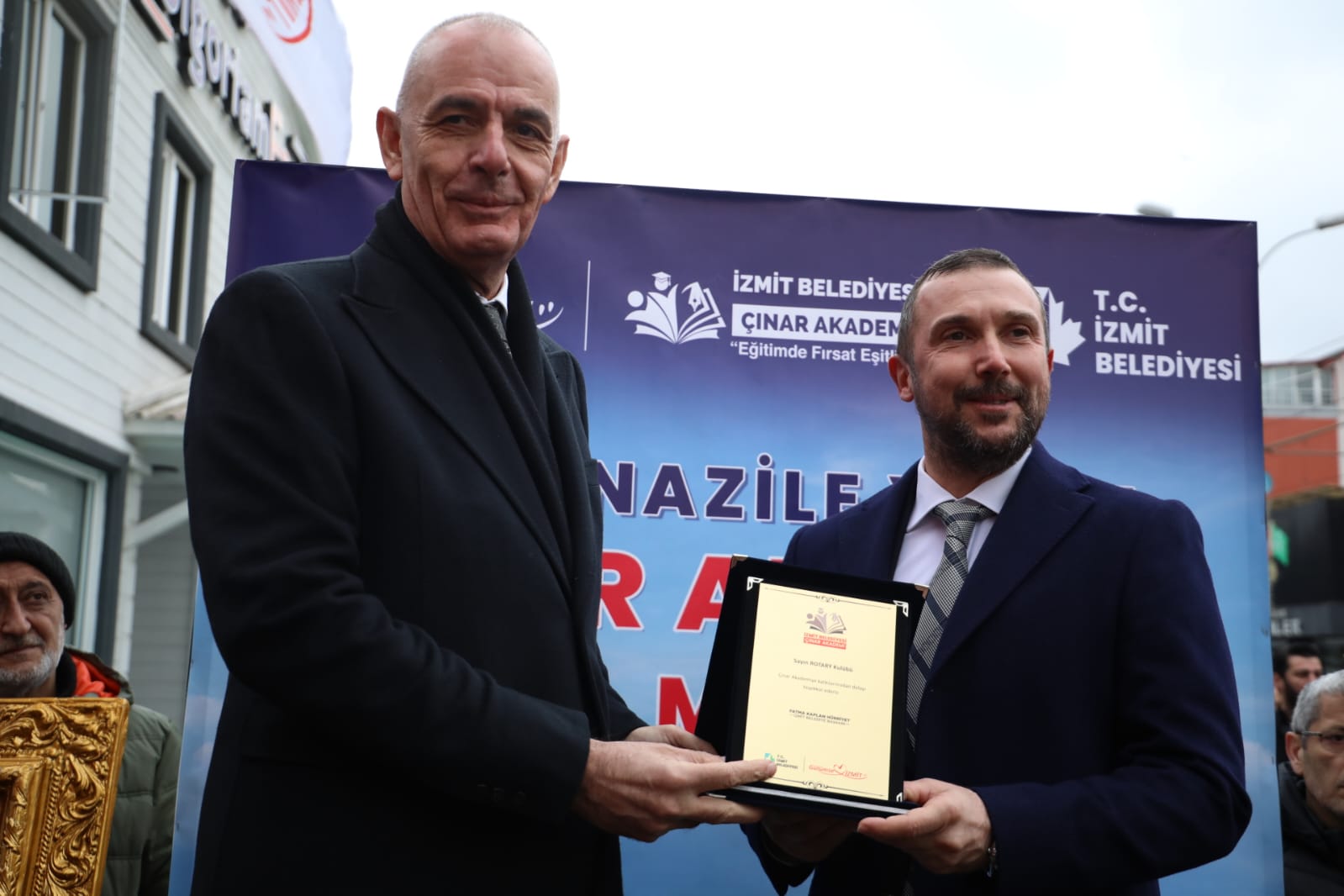 Destek verenlere plaket takdimi (4)