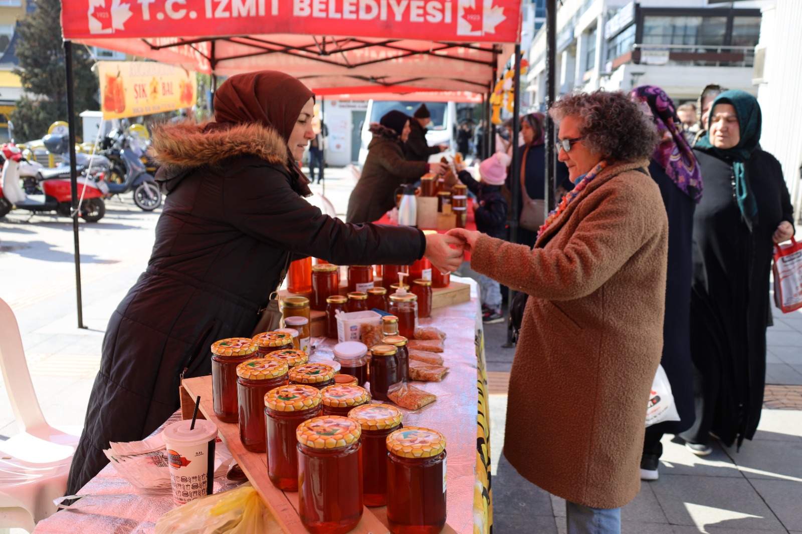 İzmit Bal Günleri Belediye Meydanı’nda başladı (1)