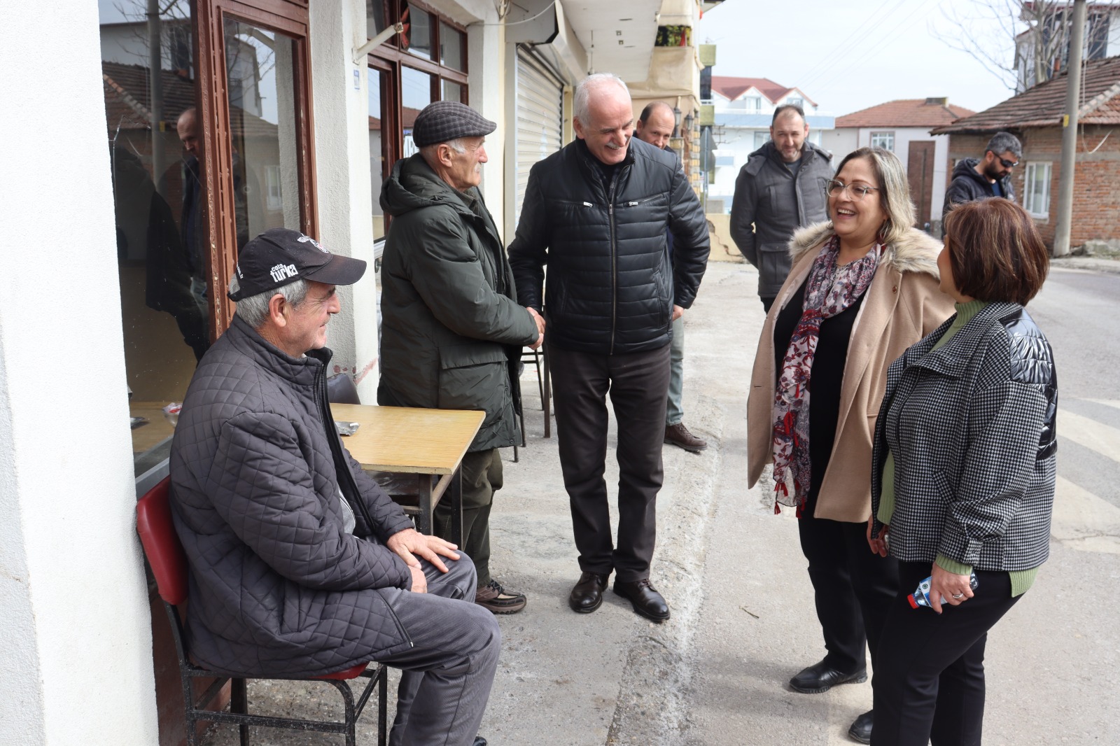 İzmit Belediyesi mahalle ziyaretleriyle halkın sesine kulak veriyor (2)