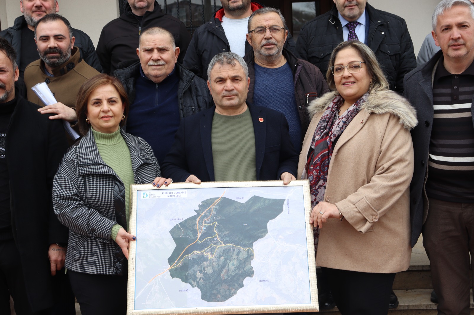 İzmit Belediyesi mahalle ziyaretleriyle halkın sesine kulak veriyor (9)