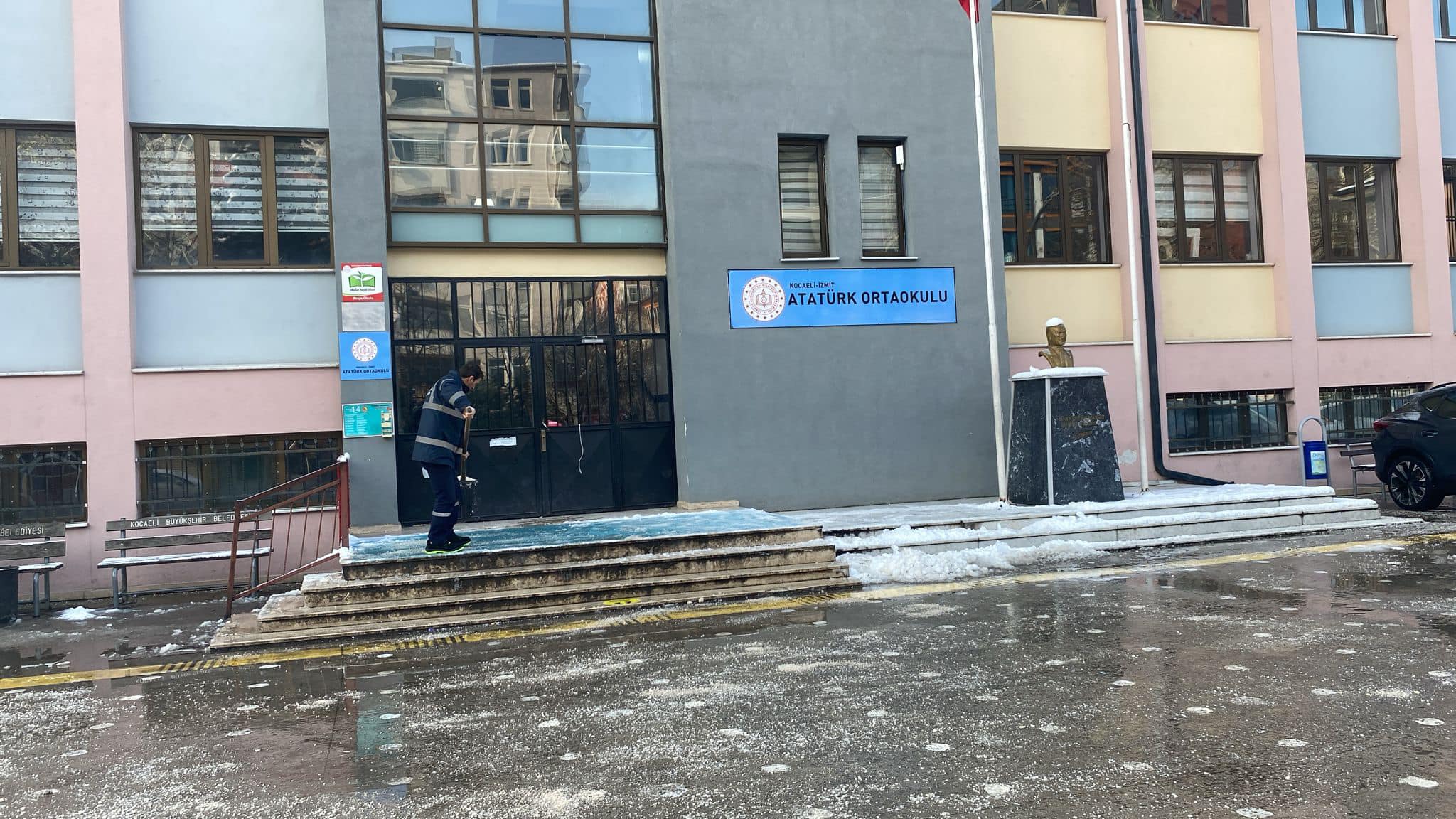 Izmit Belediyesinden Askeri Ögrenci Belirleme Sinavi öncesi okullarda (3)