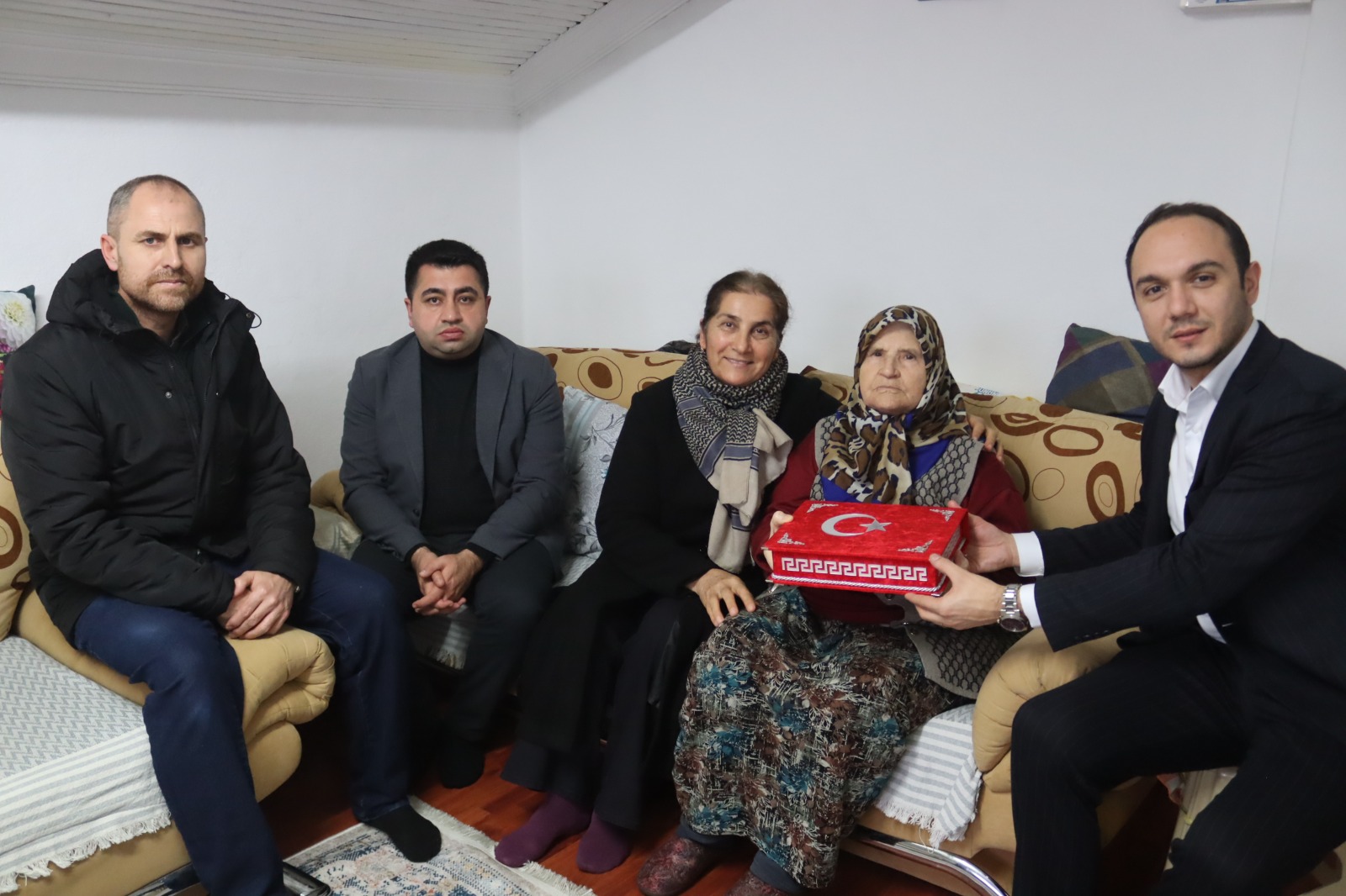 Izmit Belediyesinden gazilerimiz ve sehit ailelerine vefa ziyareti (1)
