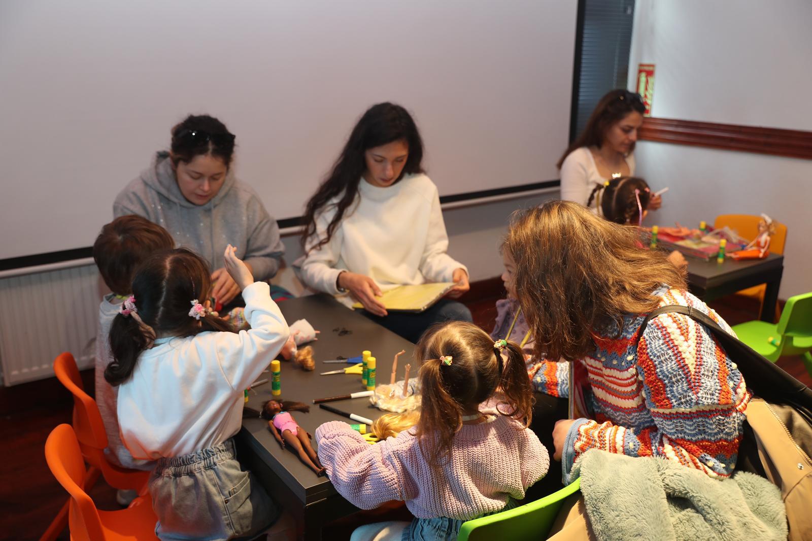 Anneler ve çocuklar Oyuncak Müzesi atölyesinde bulustu (6)