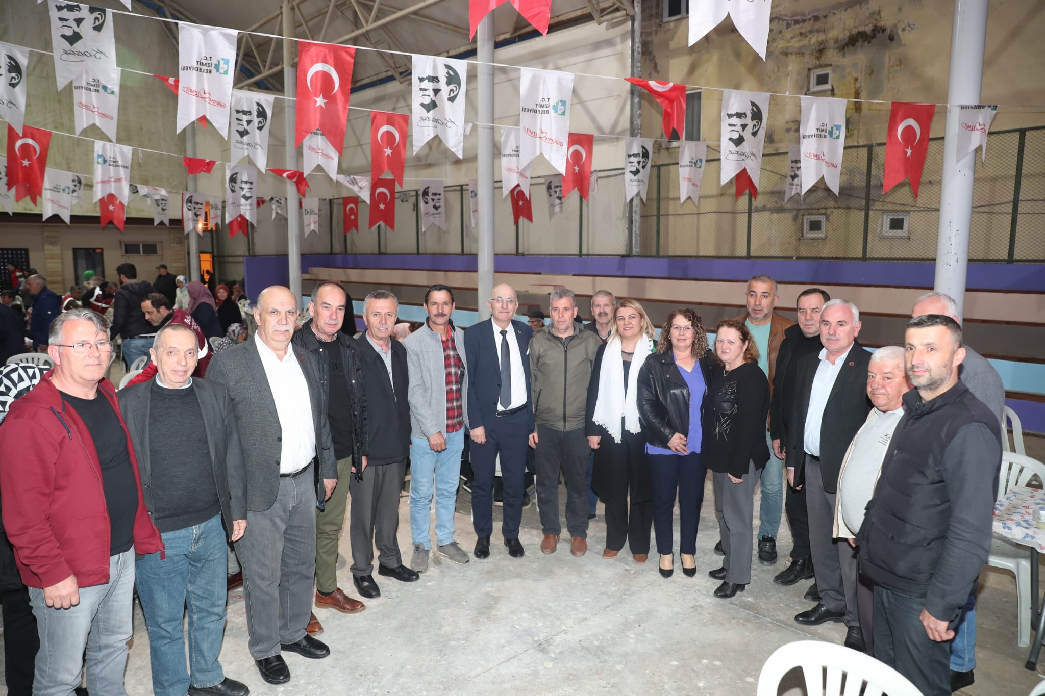 Baskan Hürriyet, halk iftarinda Akmeseliler ile bulustu (1)