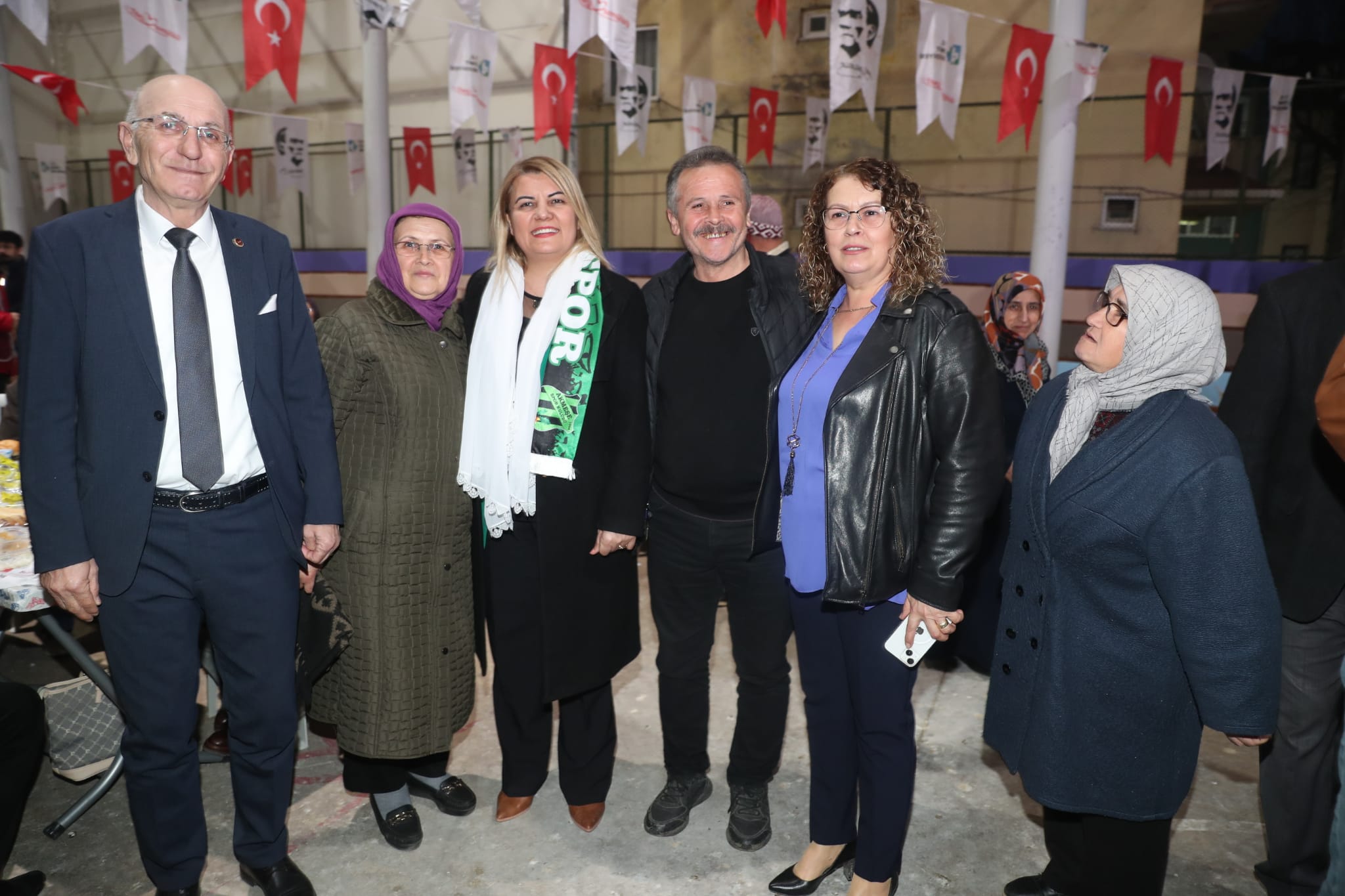 Baskan Hürriyet, halk iftarinda Akmeseliler ile bulustu (3)