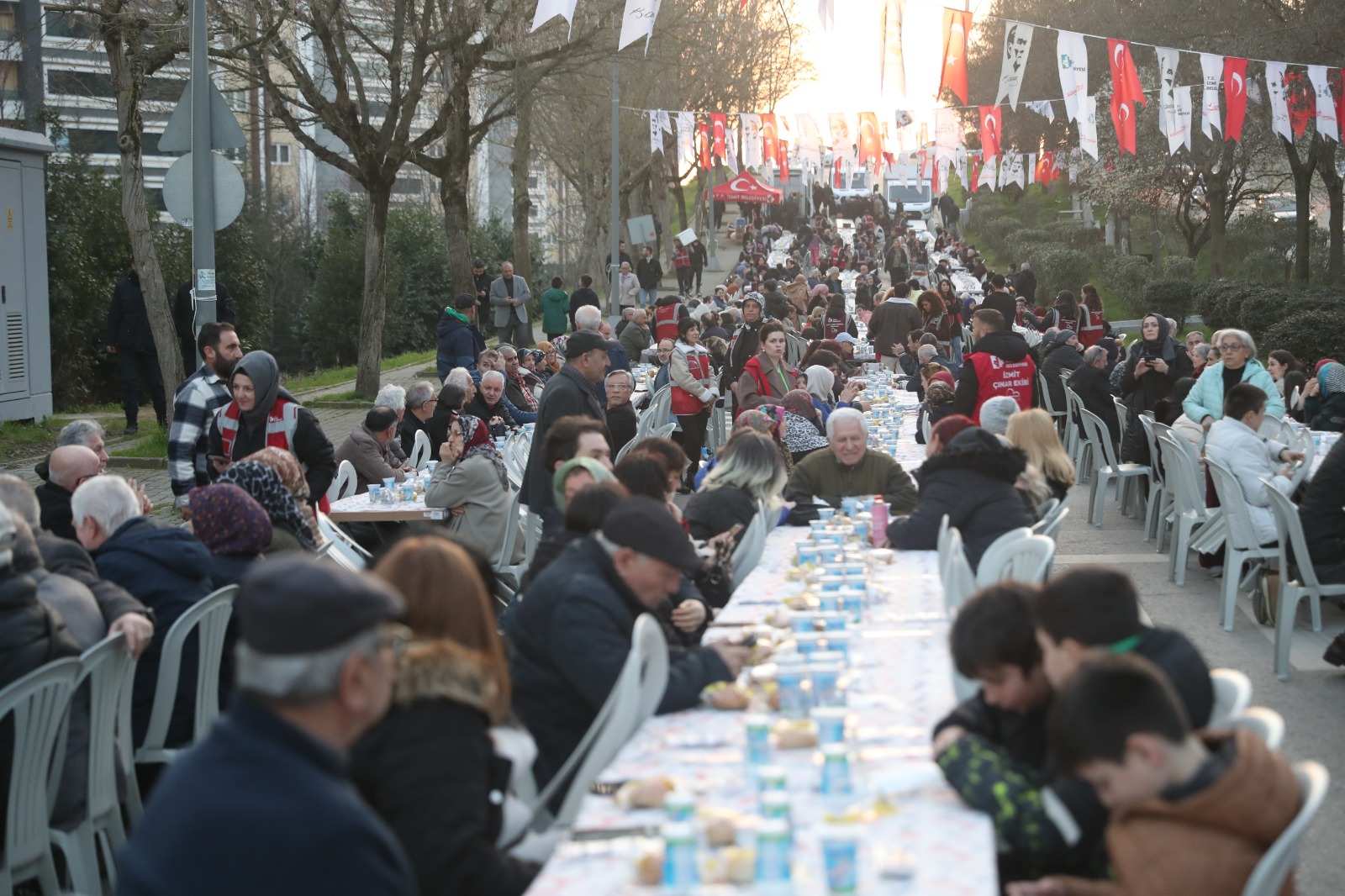 Hürriyet, halk iftarında Yuvam Akarca’da vatandaşlarla buluştu (5)