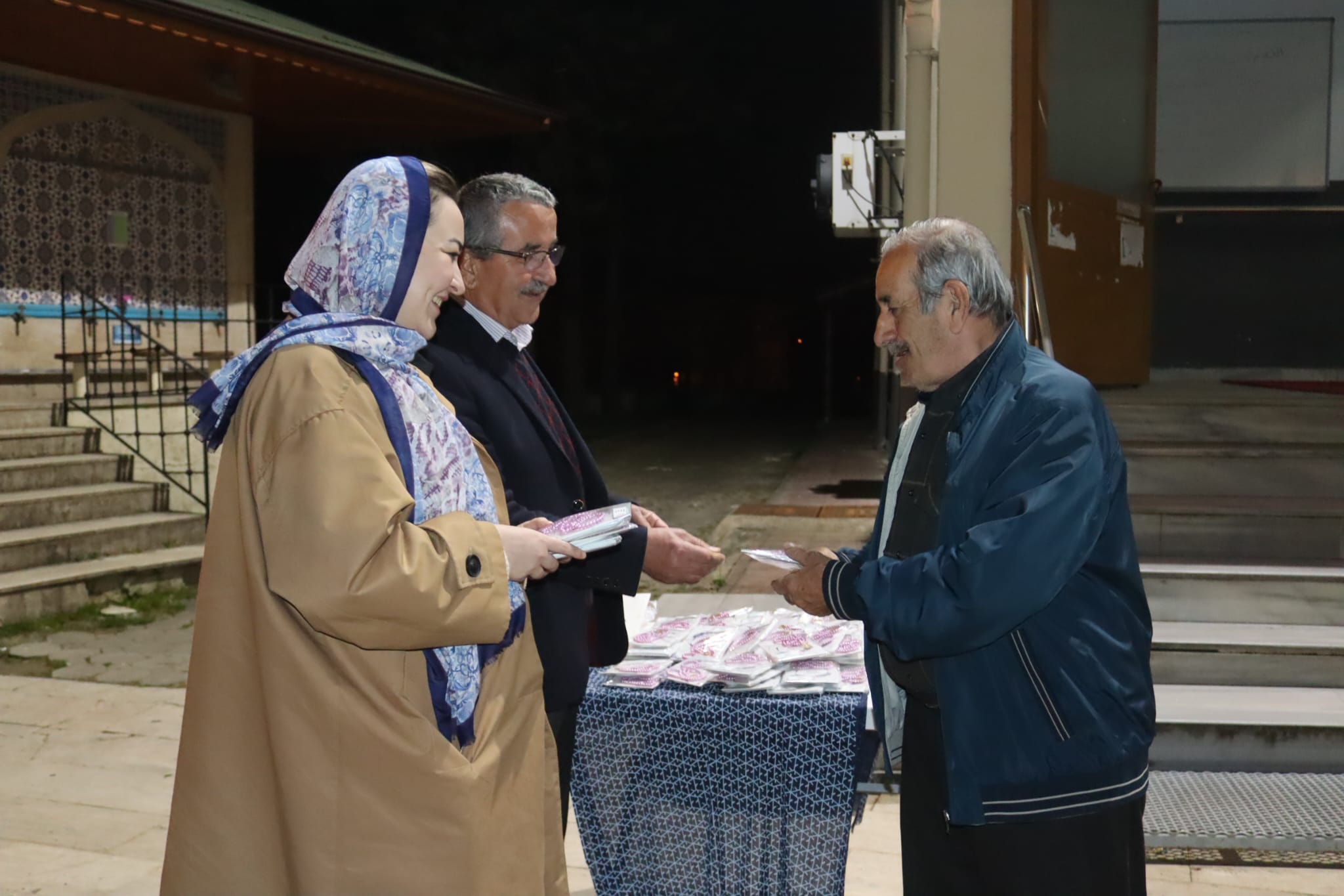 İzmit Belediyesi, Akmeşe Merkez Cami’nde cemaat ile buluştu (1)