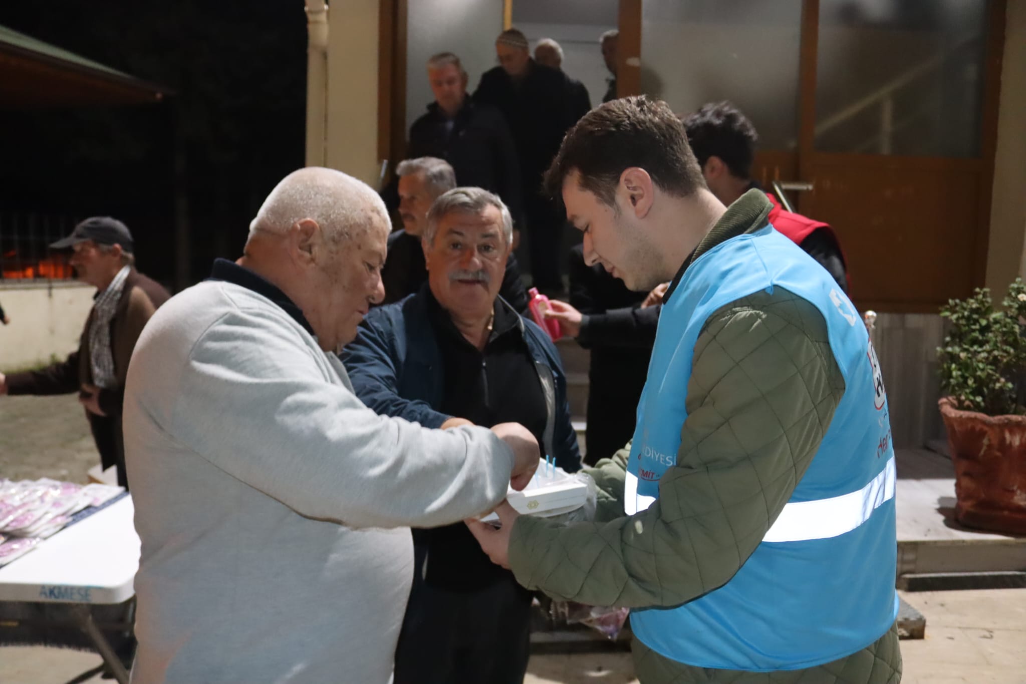 İzmit Belediyesi, Akmeşe Merkez Cami’nde cemaat ile buluştu (2)