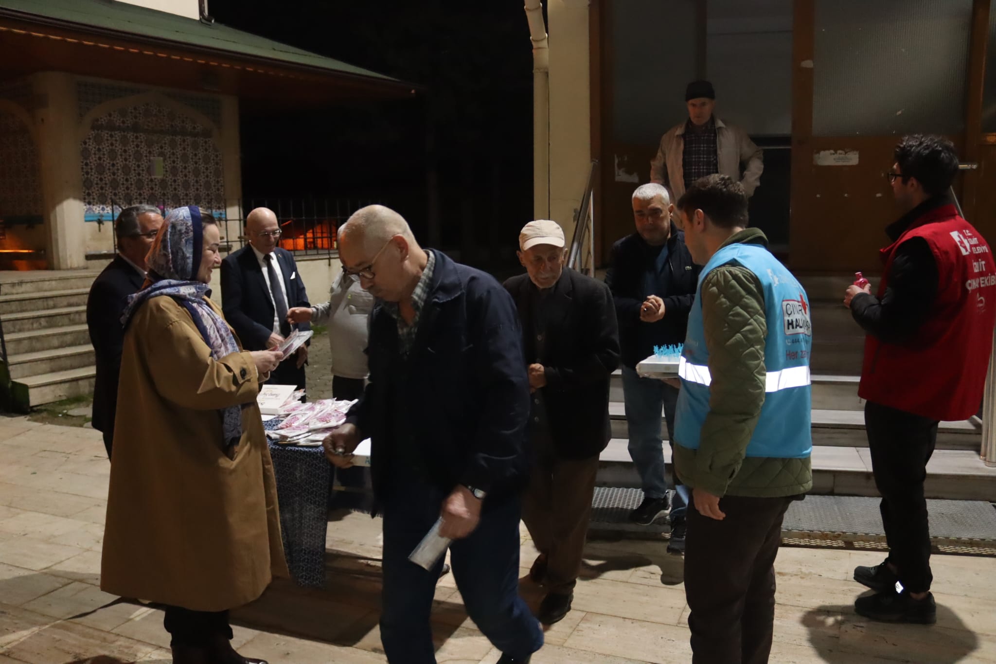 İzmit Belediyesi, Akmeşe Merkez Cami’nde cemaat ile buluştu (4)