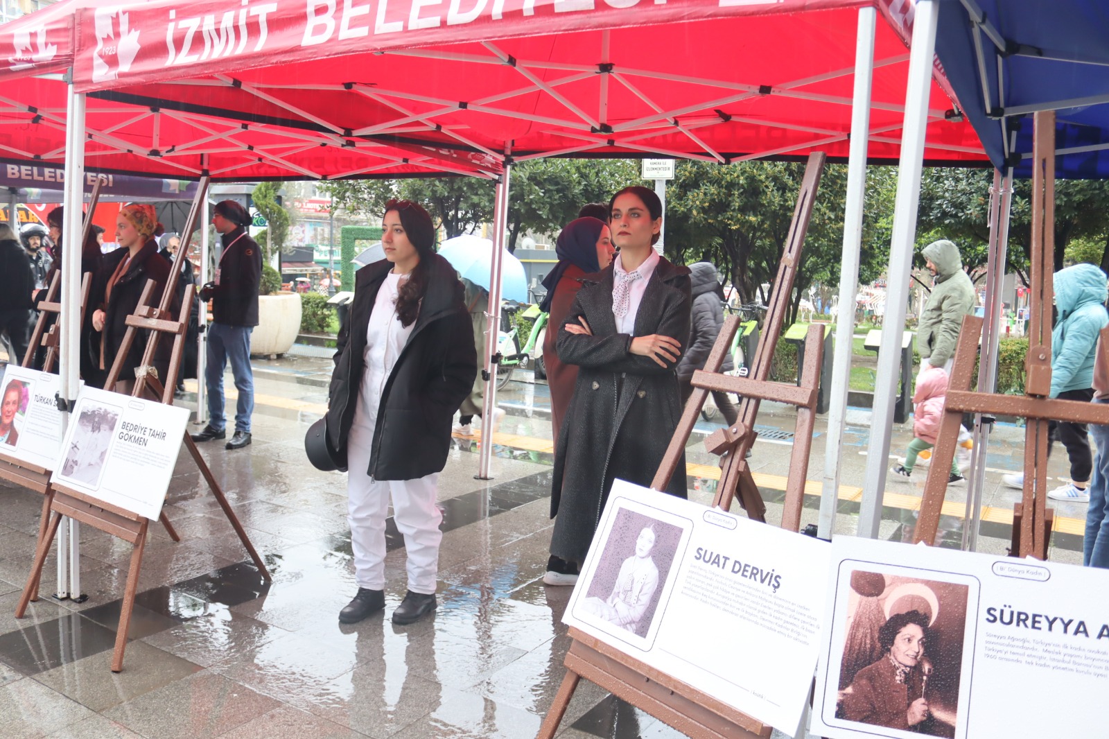 İzmit Belediyesi Bi Dünya Kadın canlı heykel sergisi gerçekleştirecek (1)
