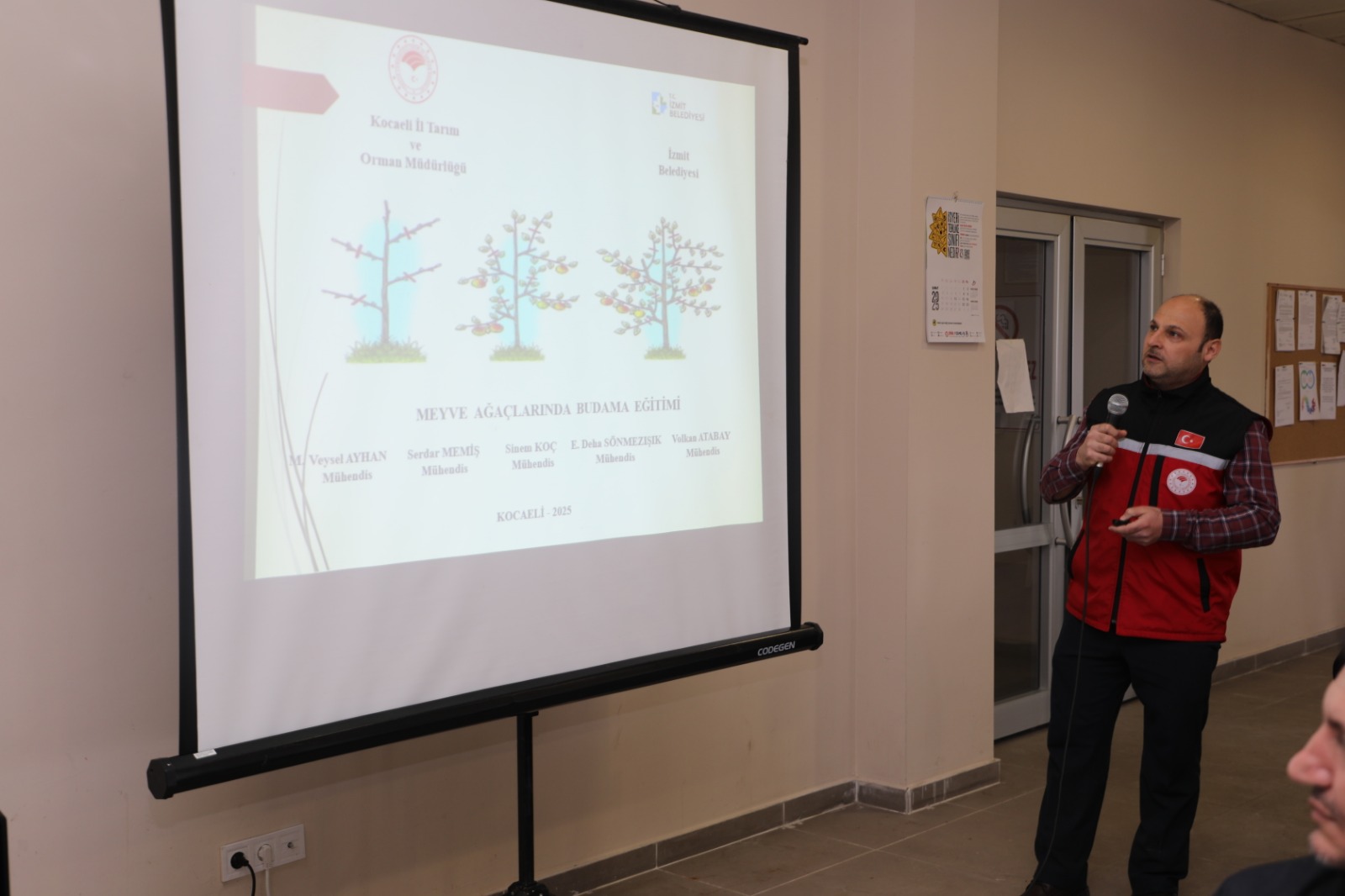 Izmit Belediyesinden üreticilere Meyve Agaci Budama ve Asilama Egitimi (7)