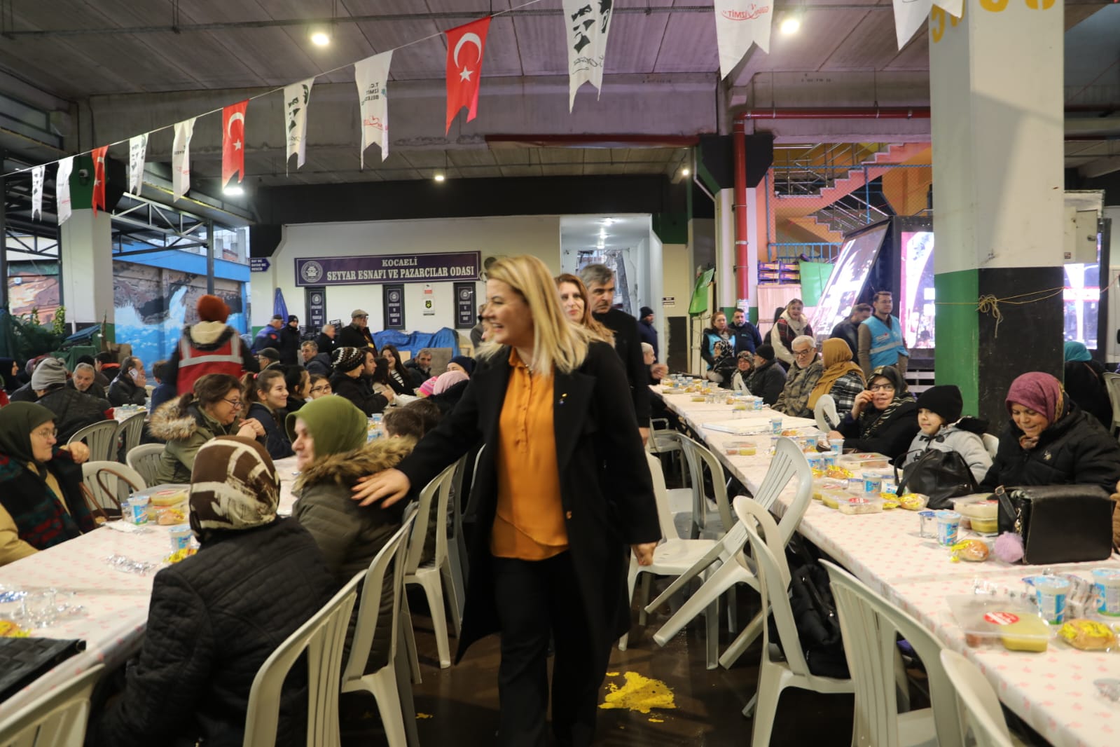 İzmit Belediyesinin Halk İftarları Mehmet Ali Paşa Mahallesinde başladı (1)