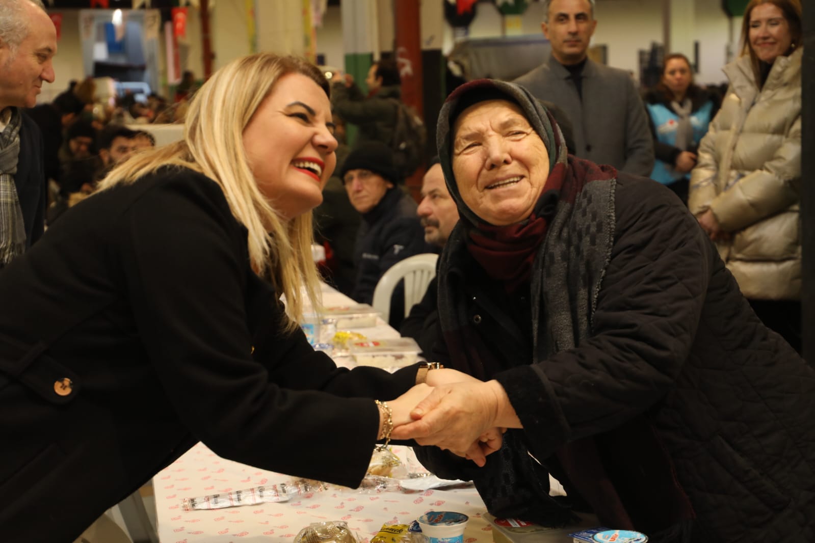 İzmit Belediyesinin Halk İftarları Mehmet Ali Paşa Mahallesinde başladı (2)