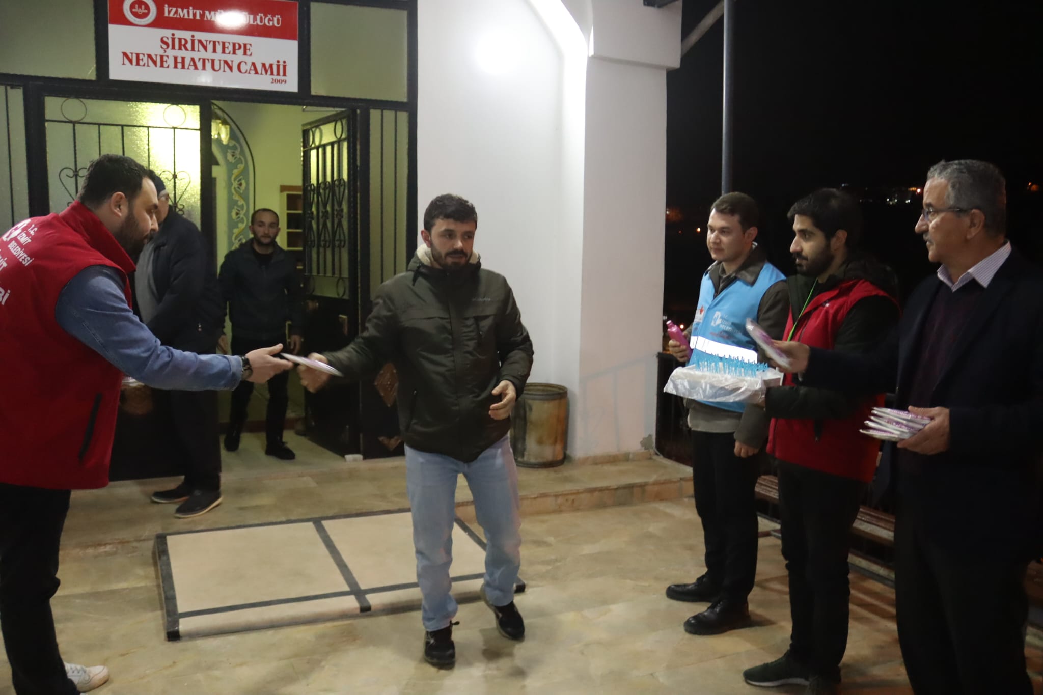 İzmit Belediyesinin teravih durağı Şirintepe Nene Hatun Camii oldu (3)