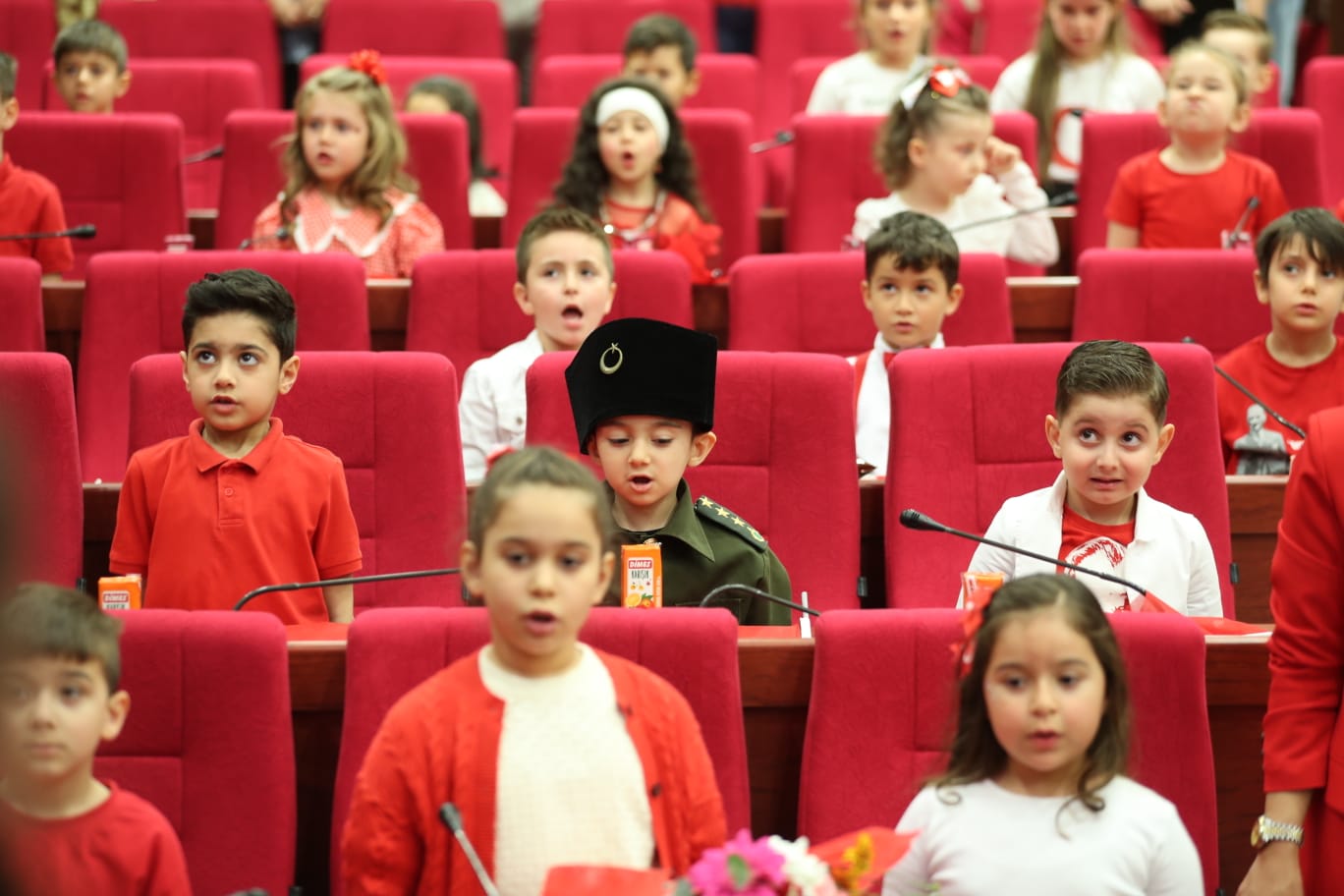 23 Nisan Ulusal Egemenlik ve Çocuk Bayrami özel meclis oturumu (3)