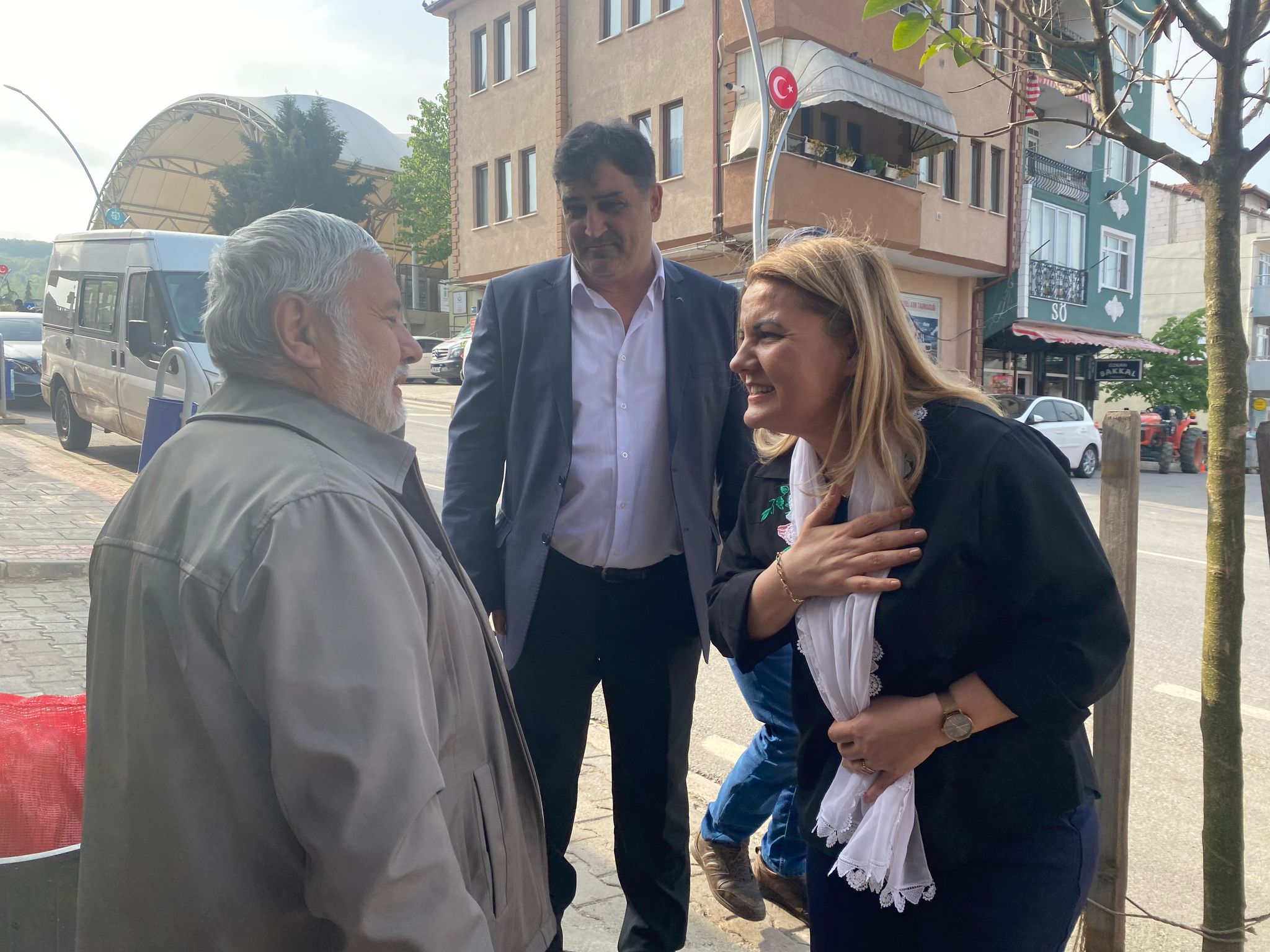 Fatma Baskan, Akmese esnafina hayirli isler diledi (8)