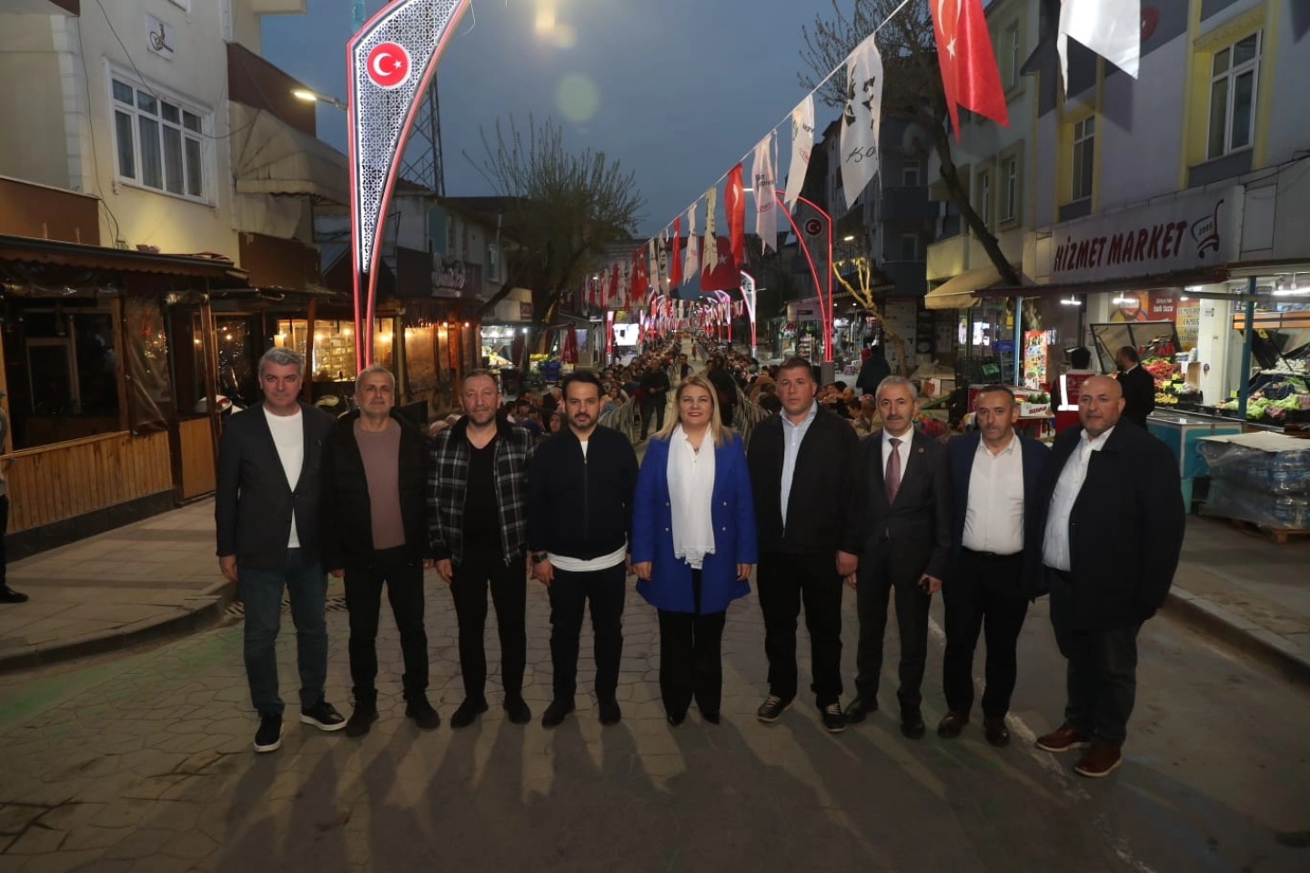 Fatma Baskan, halk iftarinda Alikahyalilar ile bulustu (13)