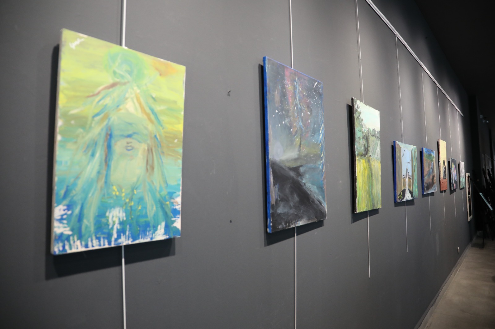 Genç Yusuf Emir Sudan ilk kişisel resim sergisini Nikomedya Sanat Galerisinde açtı (9)