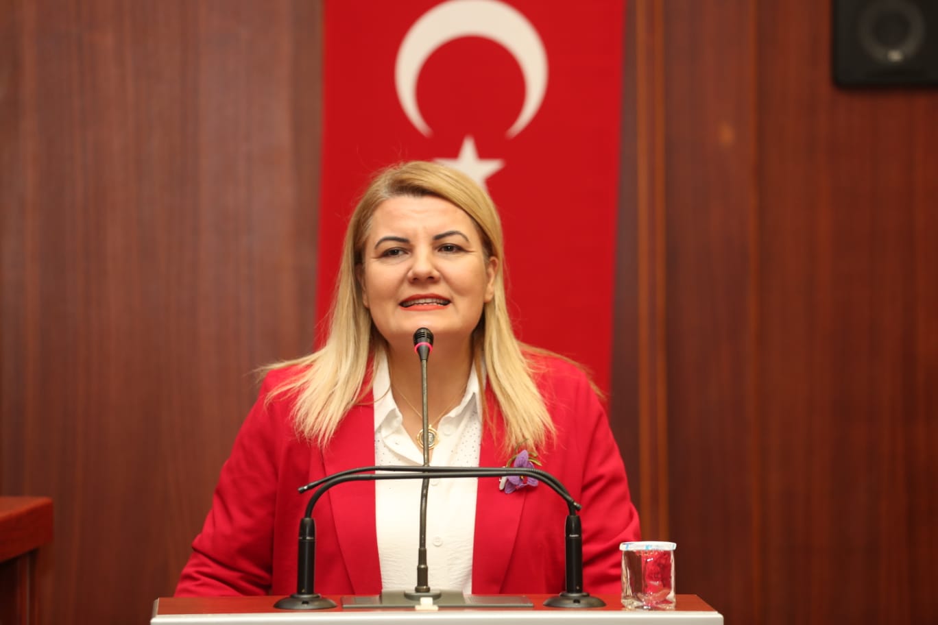 Izmit Belediye Baskani Fatma Kaplan Hürriyet