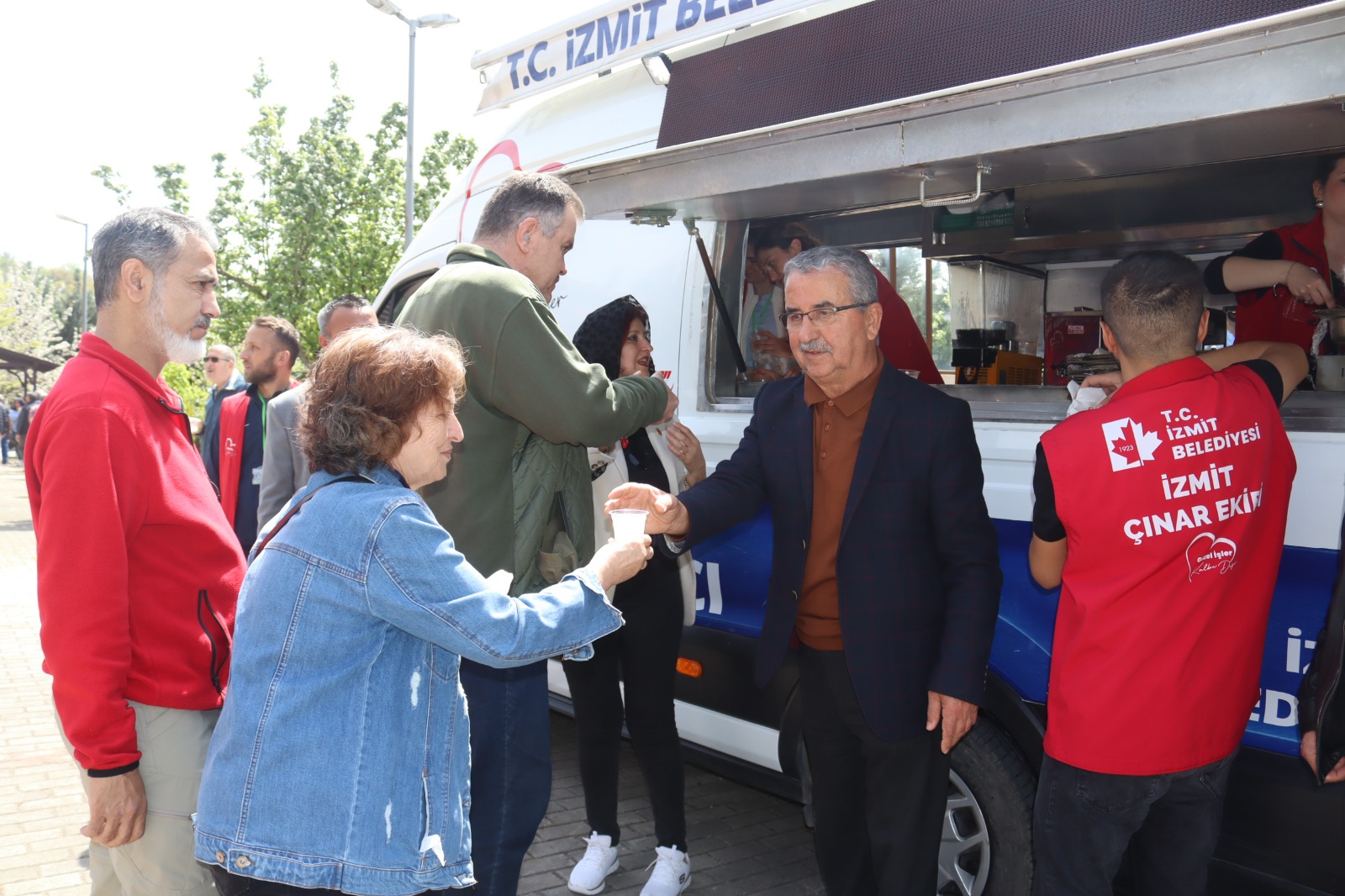 İzmit Belediyesi Cuma buluşmalarında gönül köprüleri kurmaya devam ediyor (5)