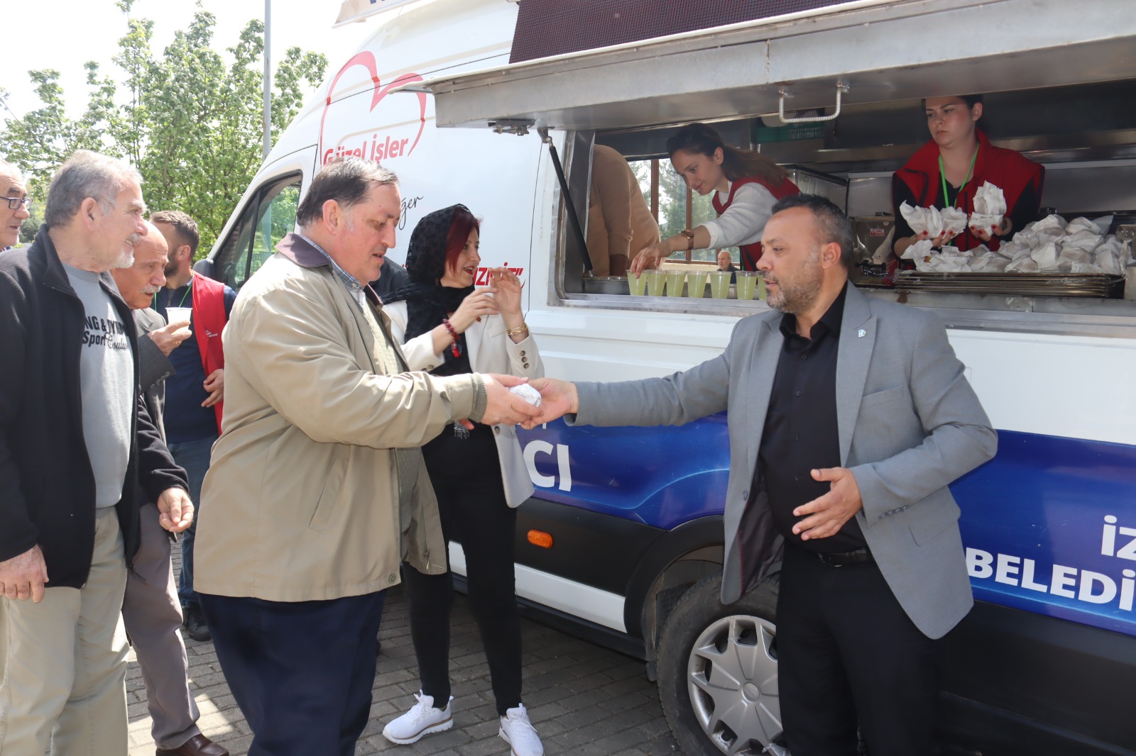 İzmit Belediyesi Cuma buluşmalarında gönül köprüleri kurmaya devam ediyor (6)