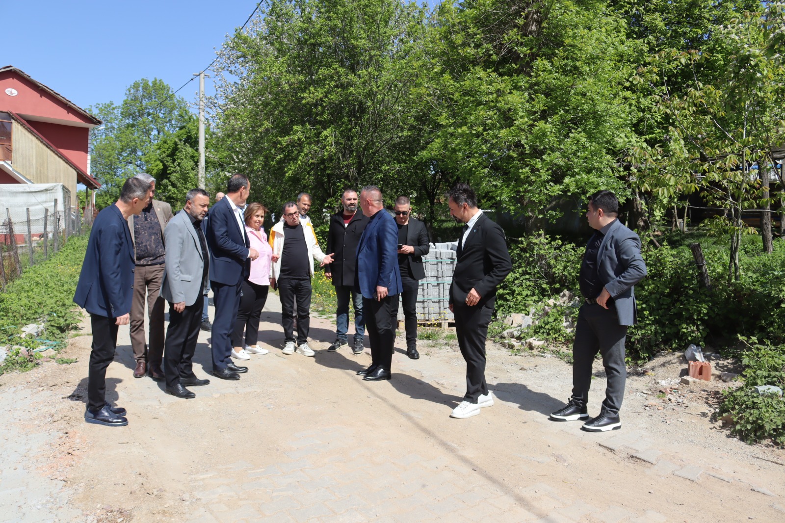 İzmit Belediyesi, Karaabdülbaki Mahallesindeki talepleri yerinde inceledi (5)