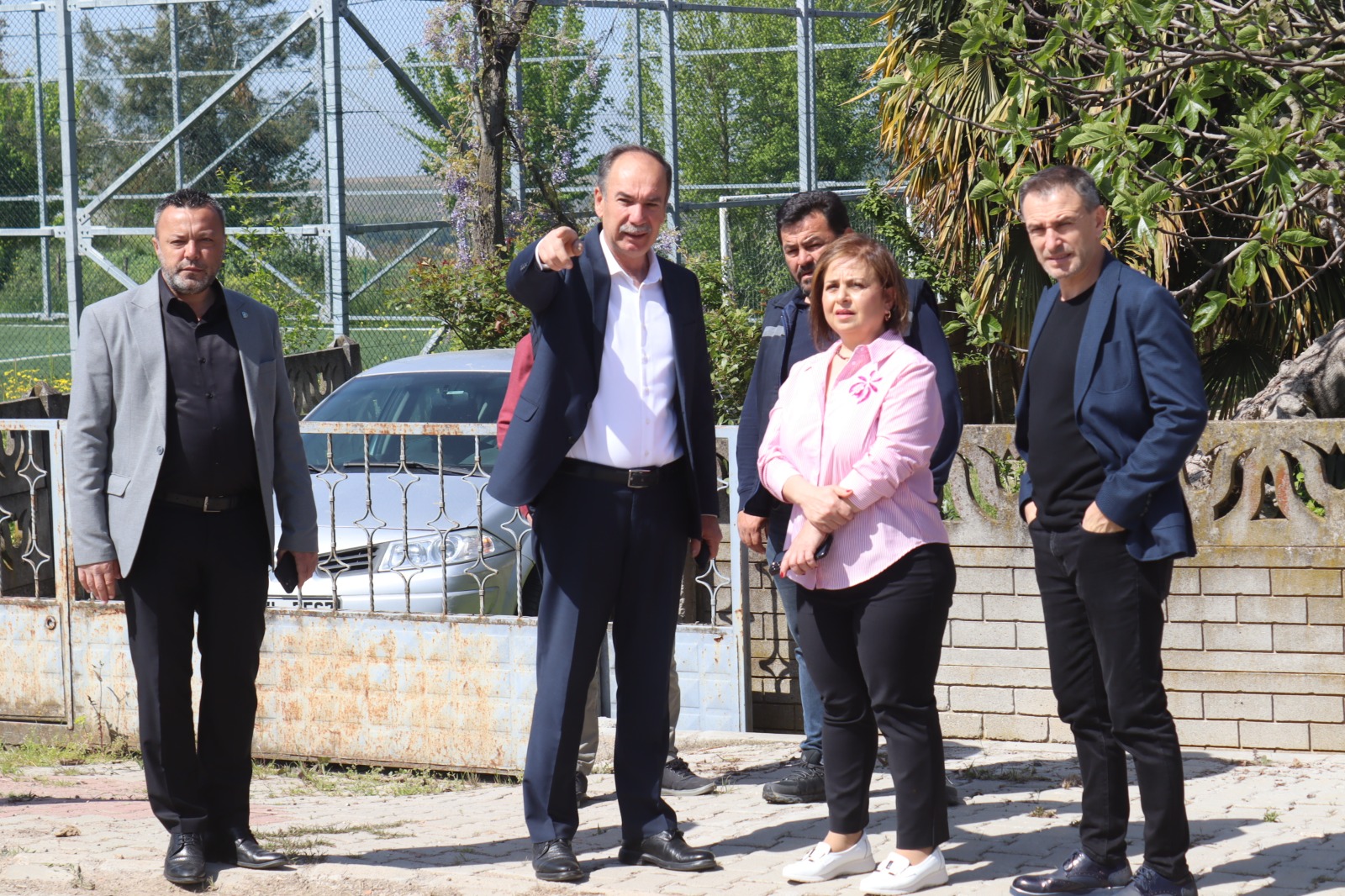İzmit Belediyesi, Karaabdülbaki Mahallesindeki talepleri yerinde inceledi (6)
